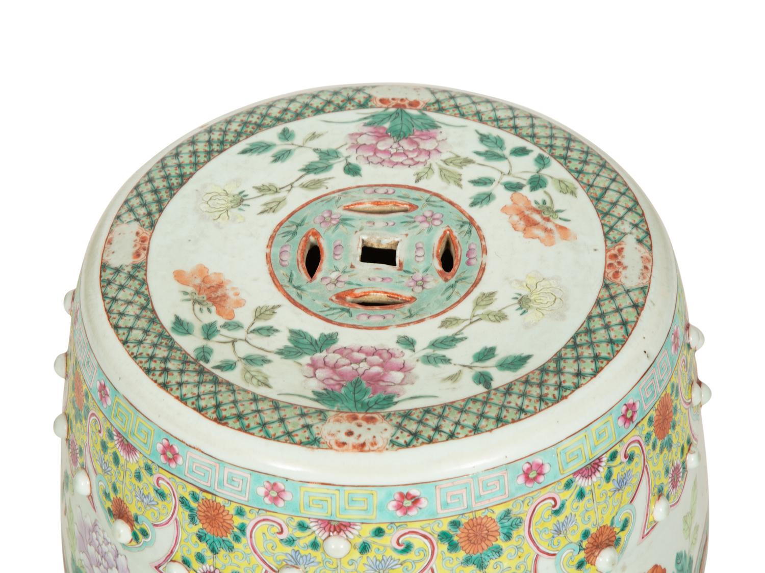A Pair of Chinese Famille Verte Porcelain Garden Seats