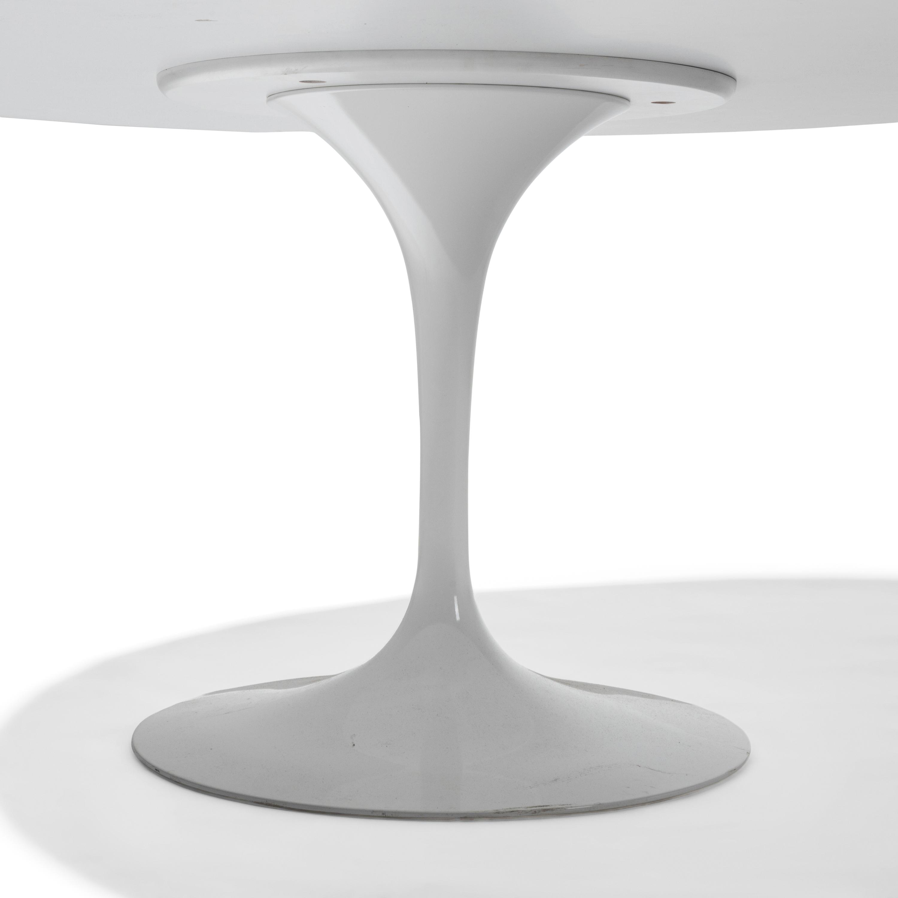 Tulip Dining Table, model 174W Knoll, USA