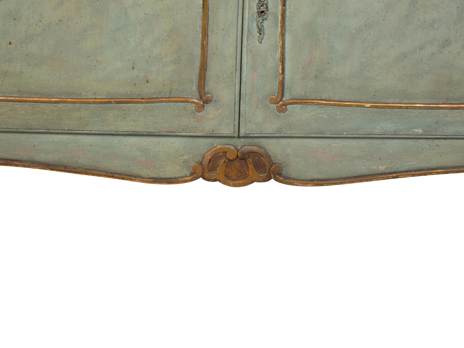 A Swedish Painted and Parcel Gilt Display Cabinet — EARLY 20TH CENTURY