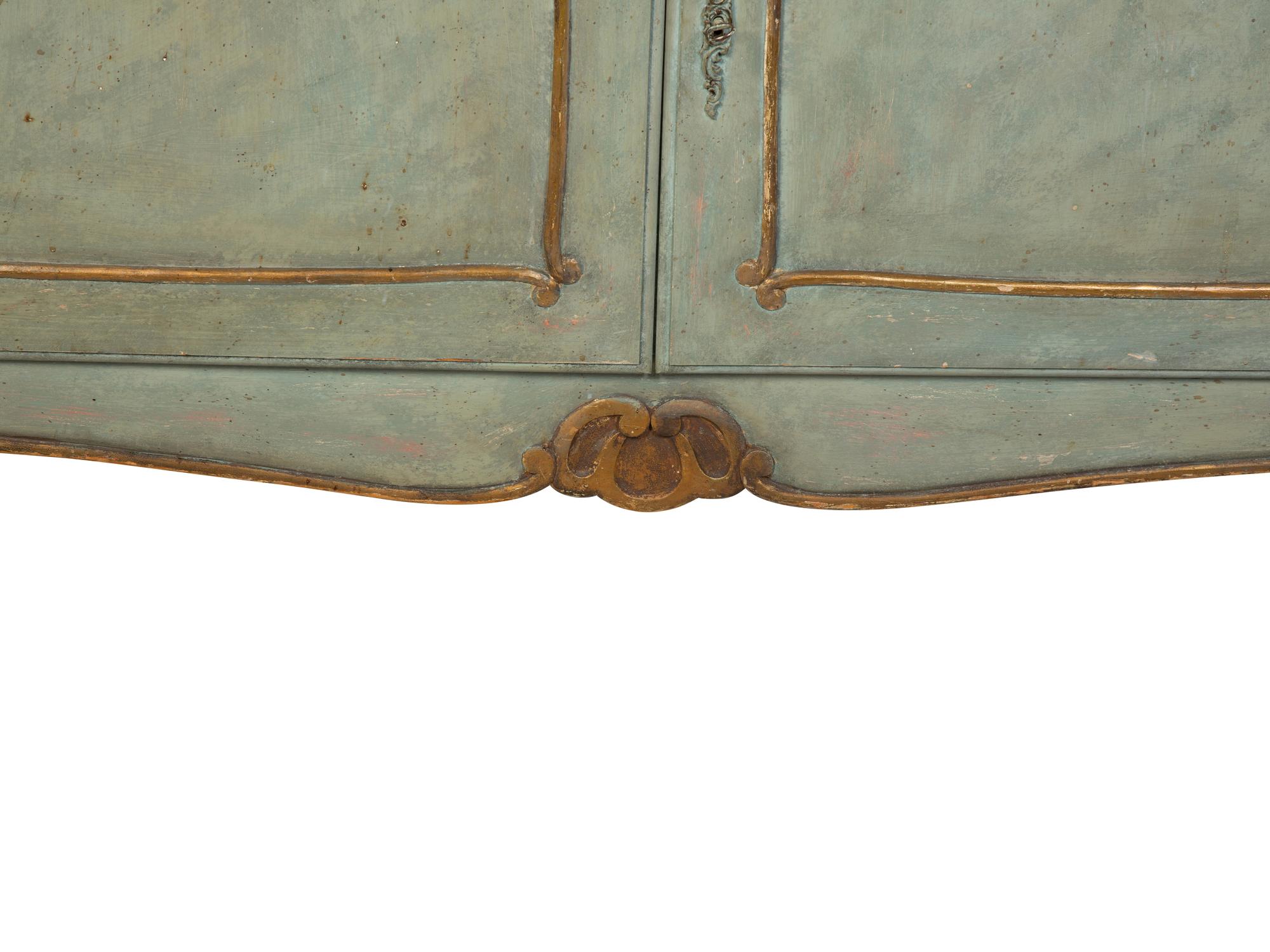 A Swedish Painted and Parcel Gilt Display Cabinet — EARLY 20TH CENTURY