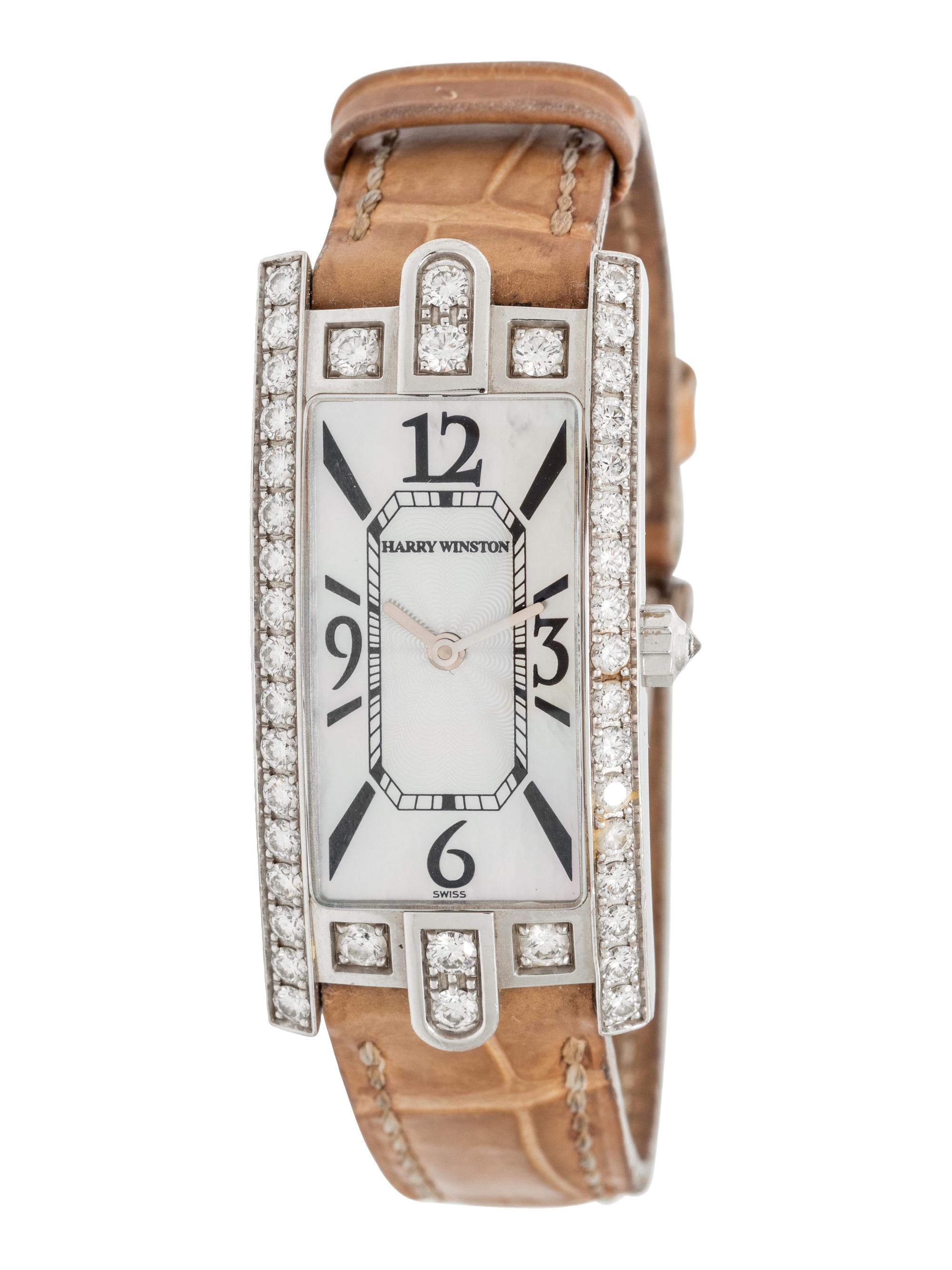 HARRY WINSTON, REF. 330 LQW 18K WHITE GOLD AND DIAMOND 'AVENUE' WRISTWATCH