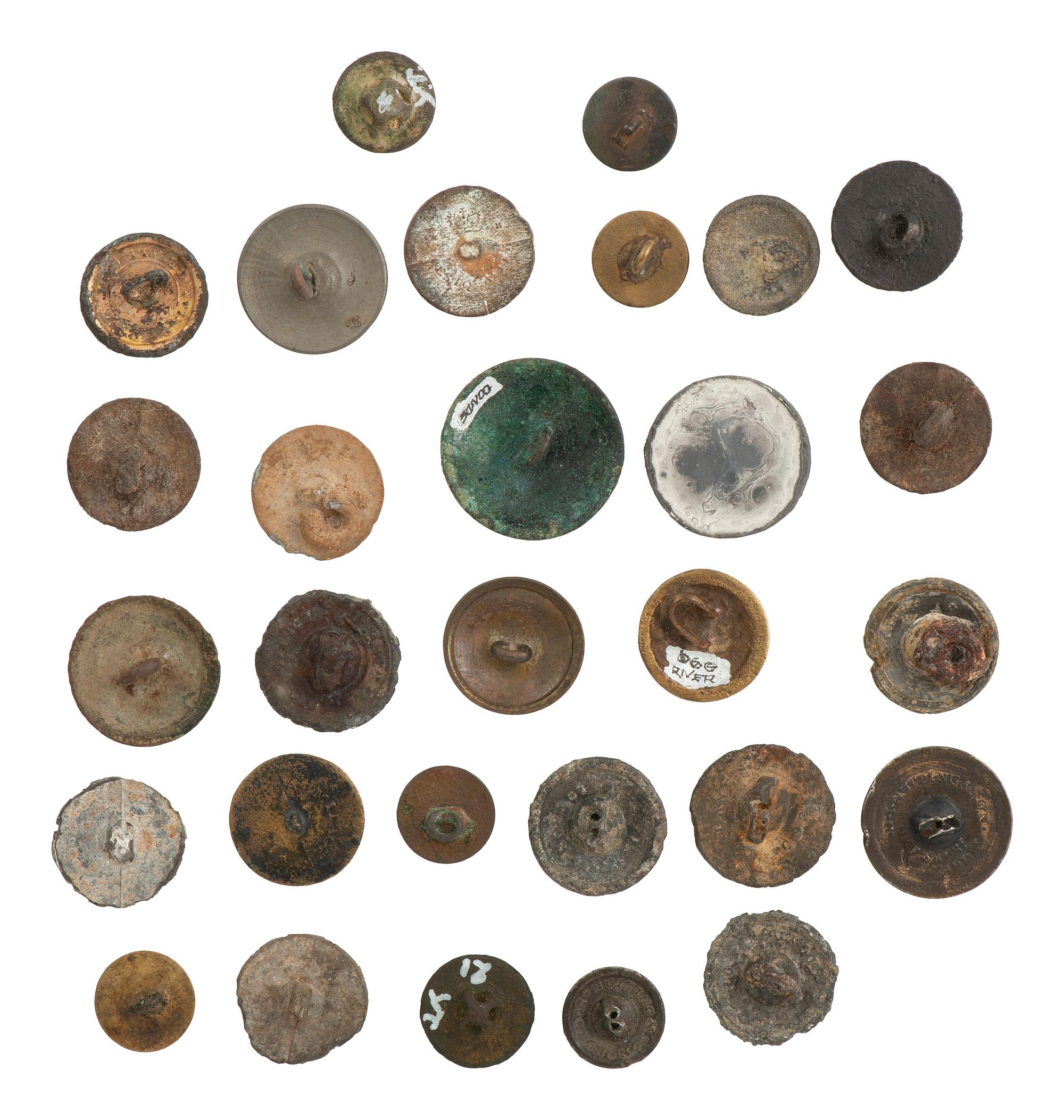 [MILITARIA] 29 miscellaneous American and European buttons from the Estate of Carroll J. Delery III