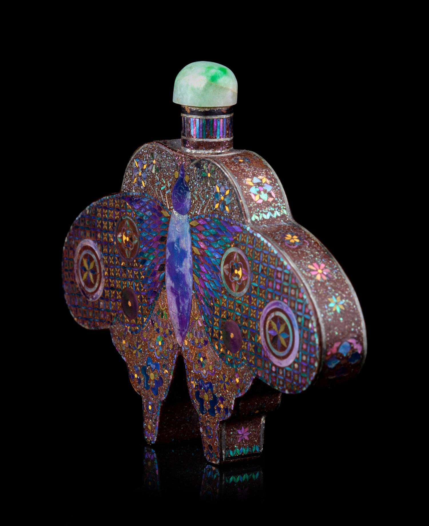 A Japanese Lac-Burgauté 'Butterfly' Snuff Bottle