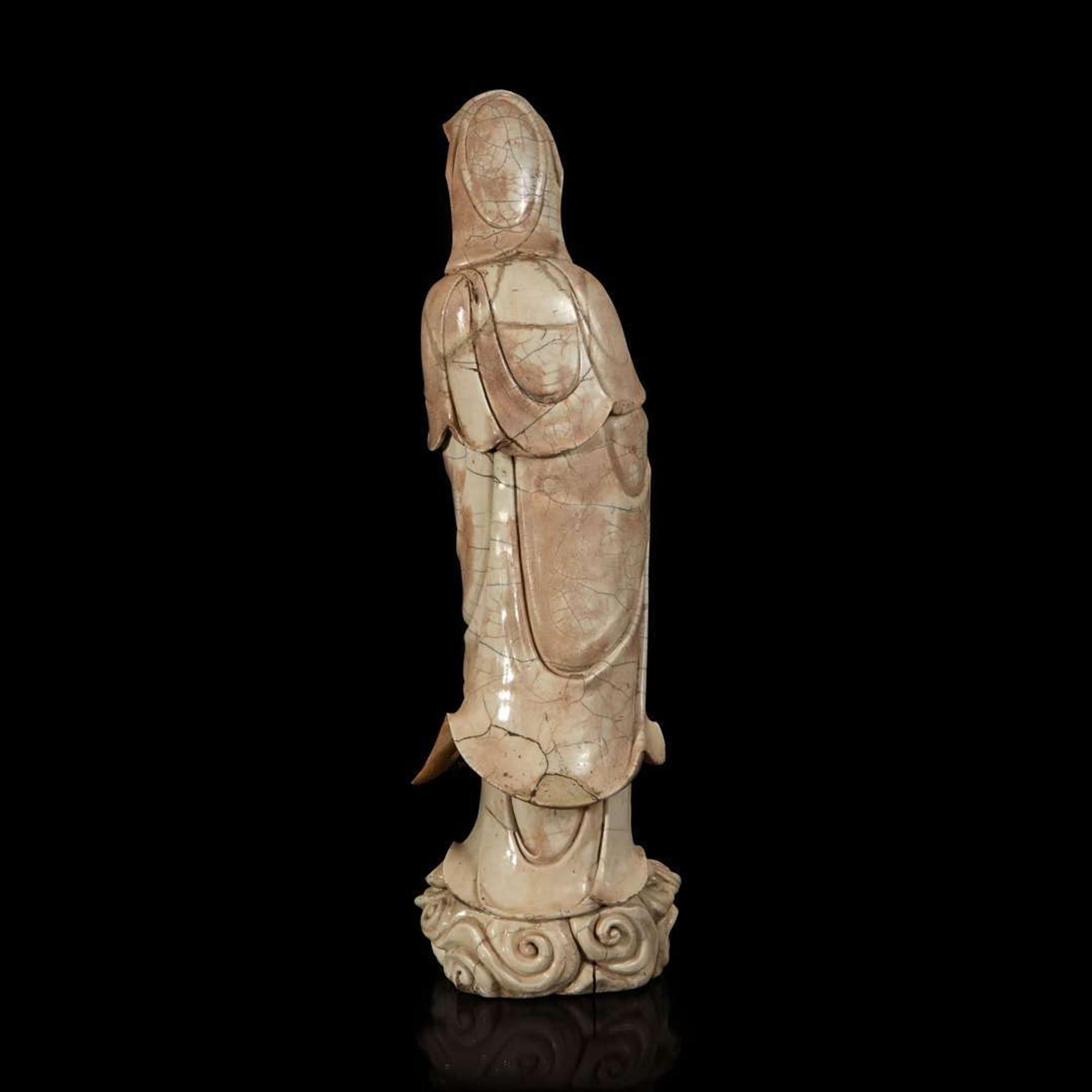 An exceptionally large Dehua blanc de Chine figure of Guanyin 德化窑观音像 Qing dynasty or earlier ????