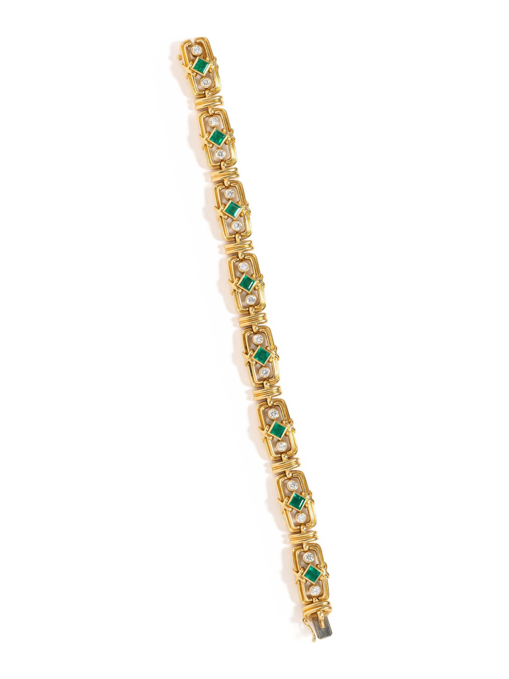 YELLOW GOLD, EMERALD AND DIAMOND BRACELET