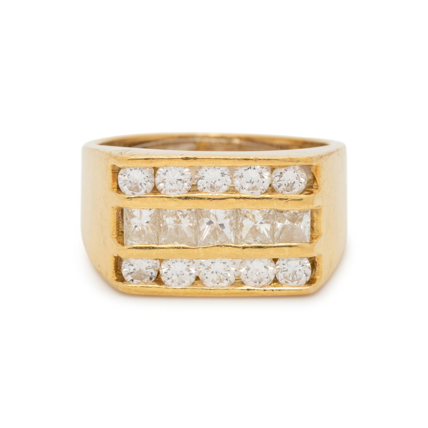 YELLOW GOLD AND DIAMOND RING