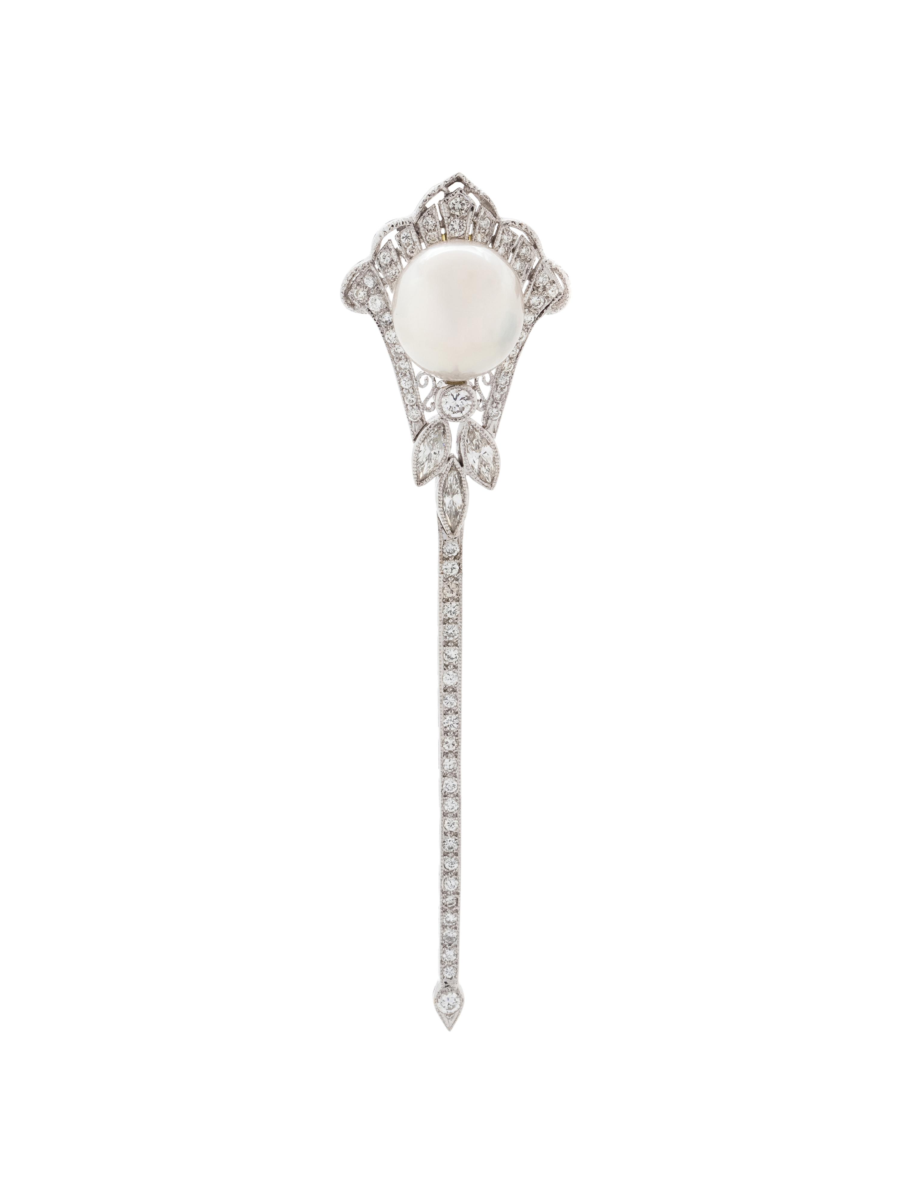 CULTURED SOUTH SEA PEARL AND DIAMOND BROOCH