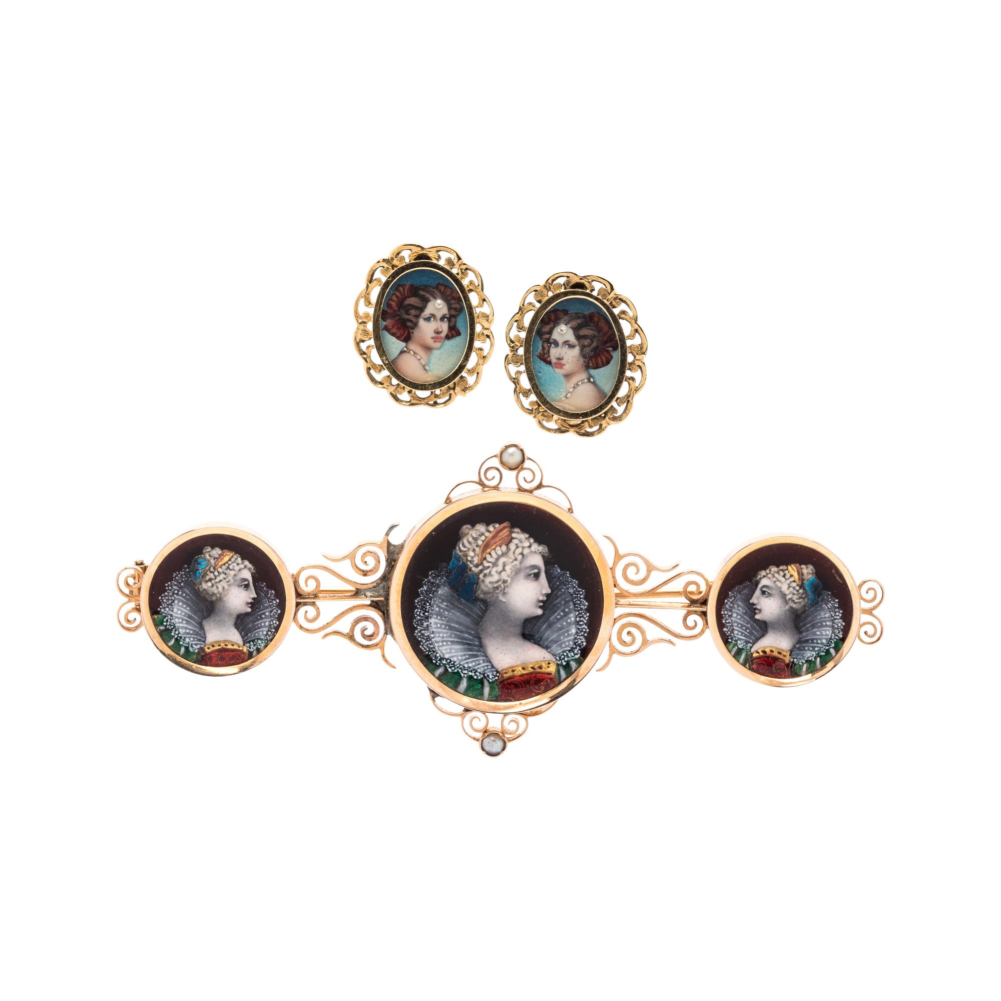 COLLECTION OF YELLOW GOLD AND PORTRAIT JEWELRY