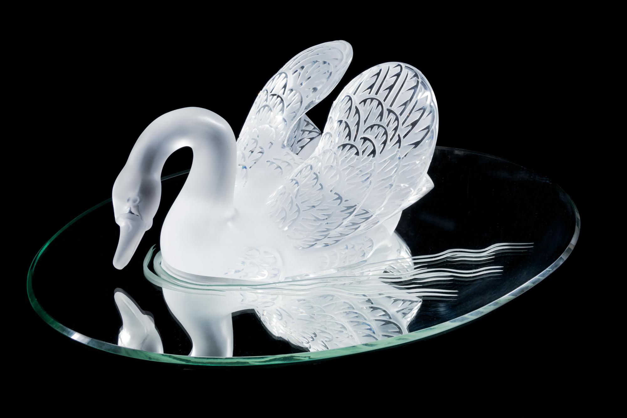 Cygne Swan with Under Plate