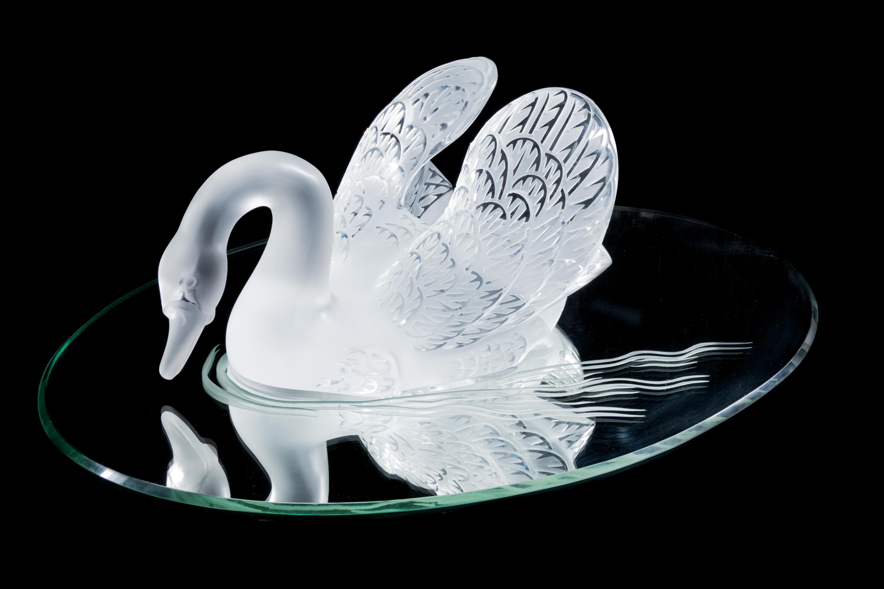 Cygne Swan with Under Plate