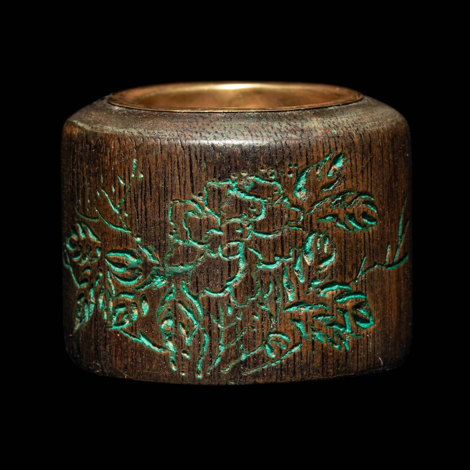 A Chenxiang Wood Archer's Ring