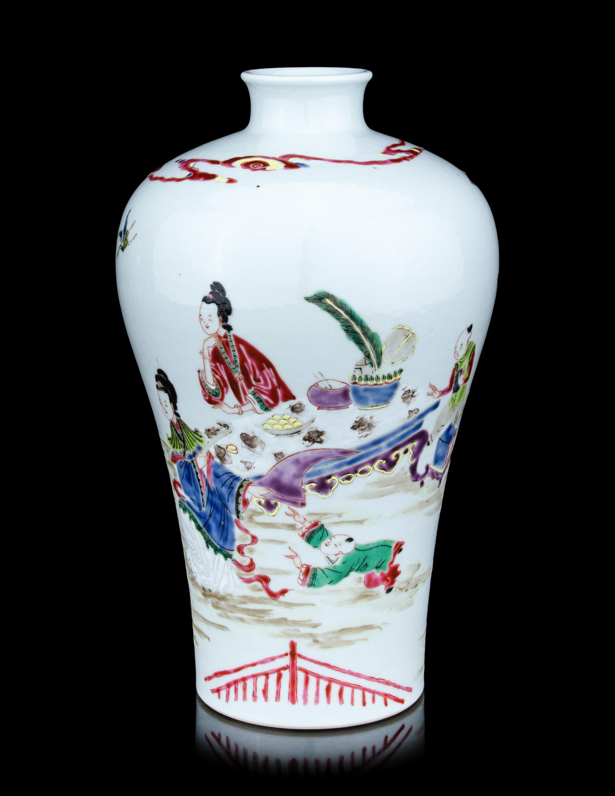 A Famille Verte Porcelain Meiping Vase