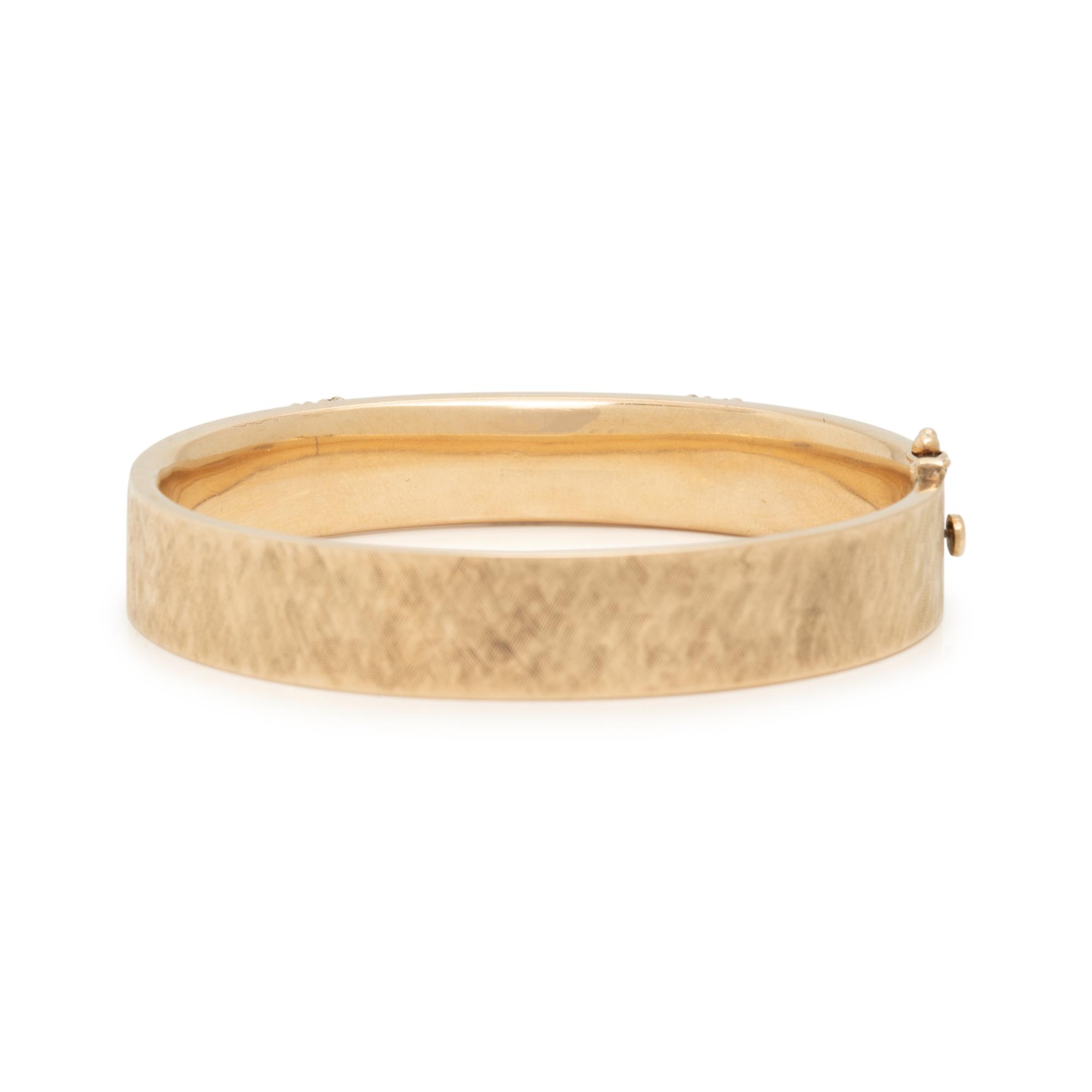 YELLOW GOLD, SAPPHIRE AND SEED PEARL BANGLE BRACELET