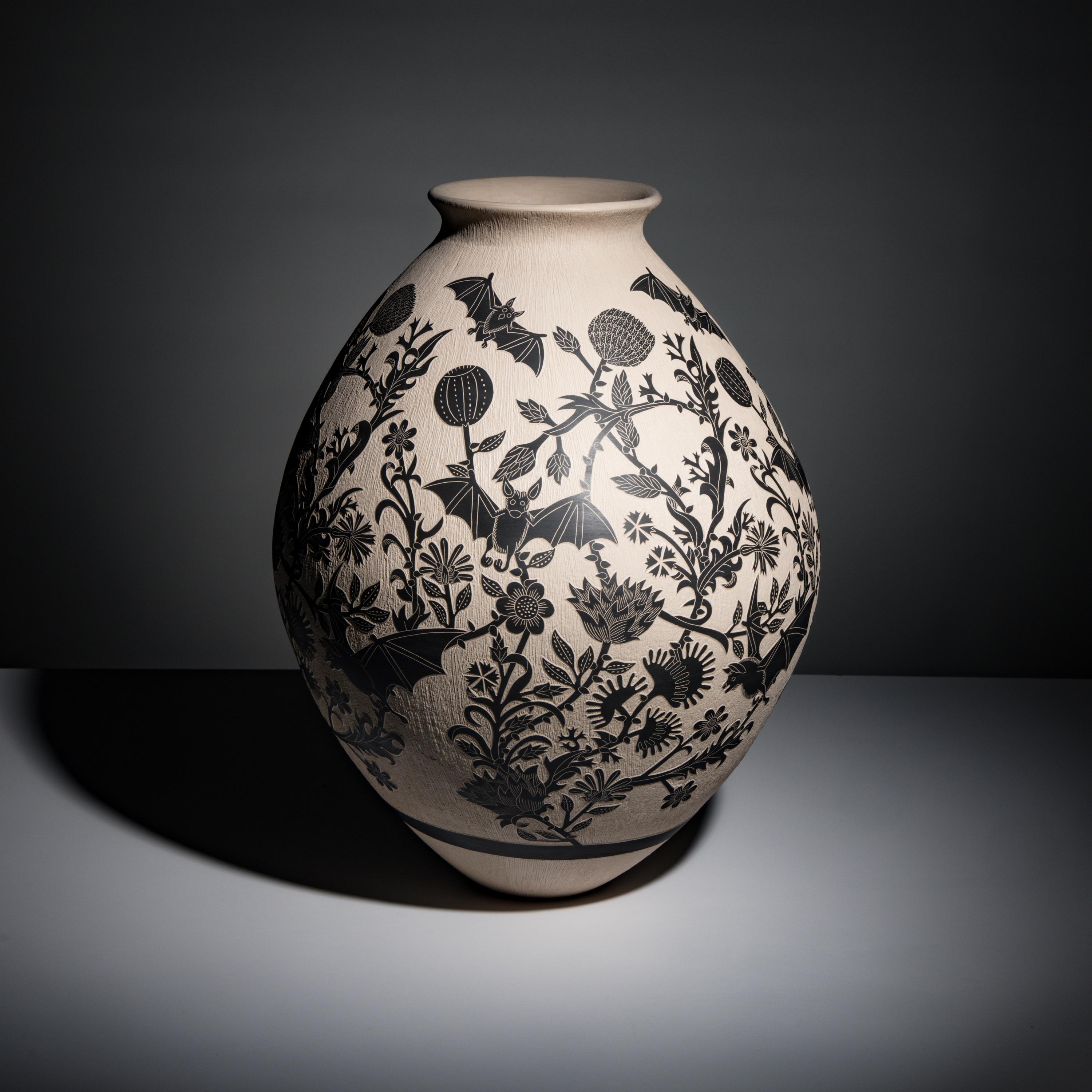 Adrian Corona Trillo (Mata Ortiz, b. 1987) — Large Black-on-Cream Pottery Jar, with Bats