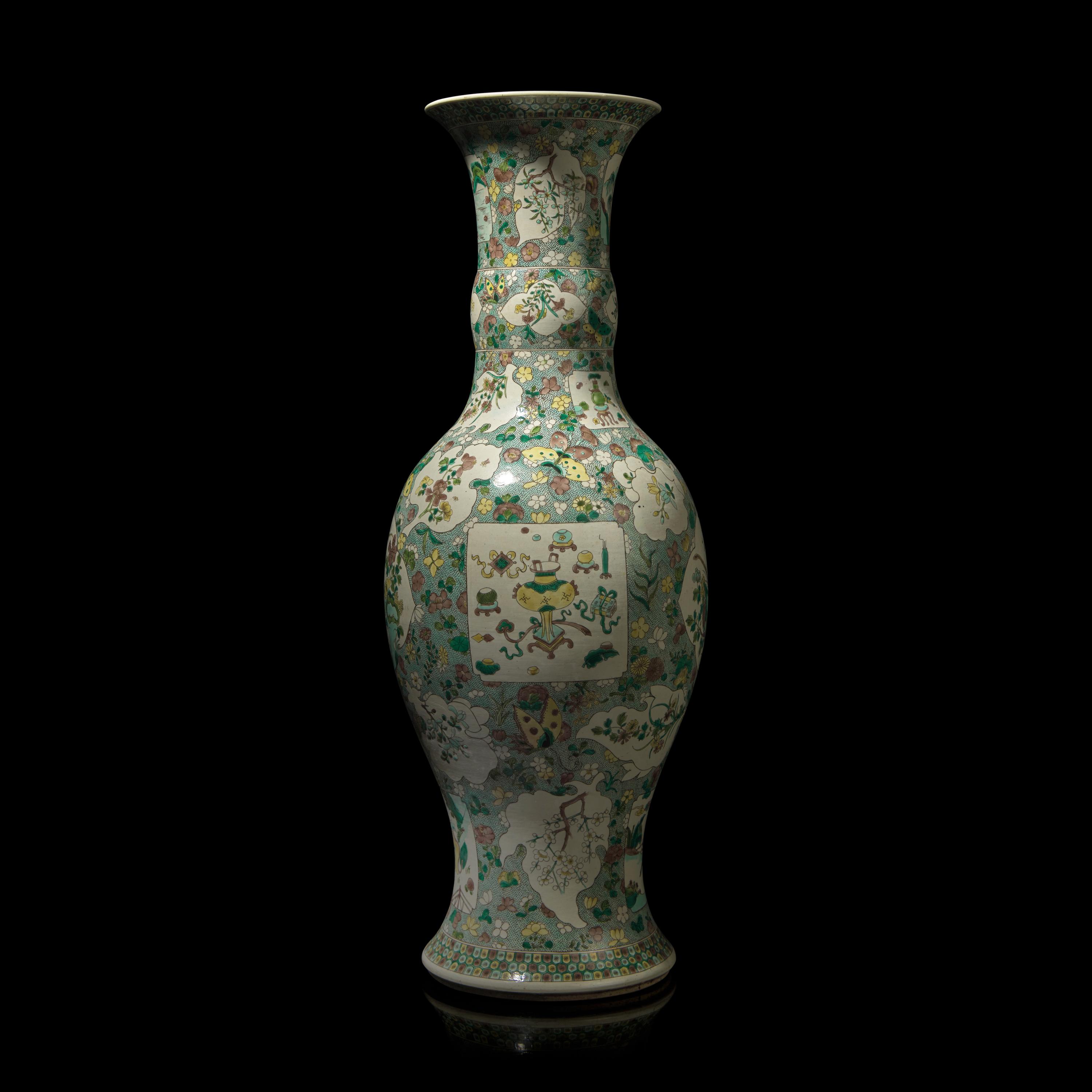 A Large Chinese Famille Verte Porcelain Vase, Late Qing Dynasty 晚清 素三彩花卉地開光博古圖大賞瓶