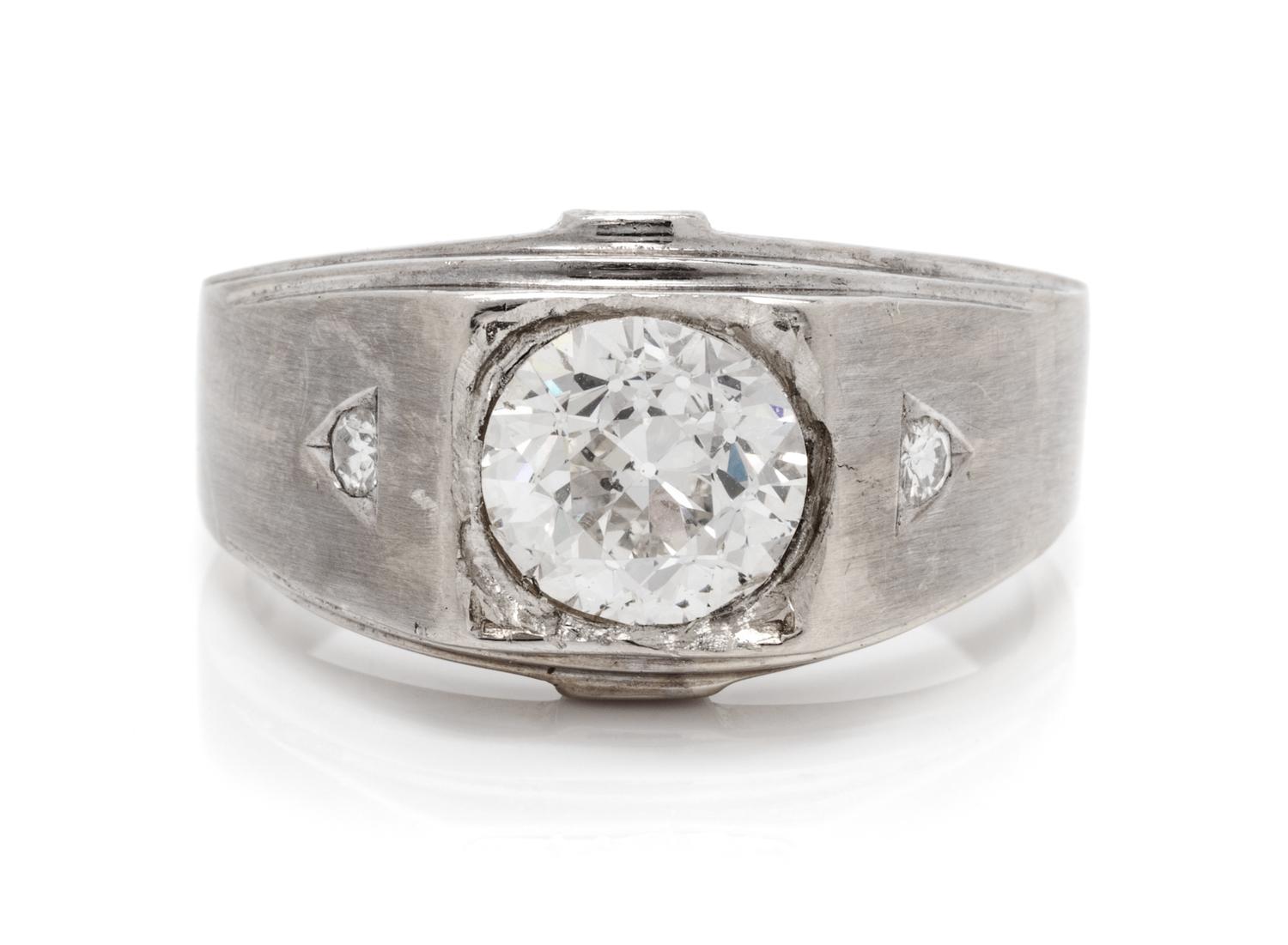 A 14 Karat White Gold and Diamond Ring, 7.00 dwts.