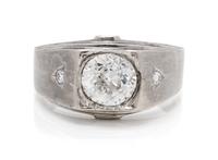 A 14 Karat White Gold and Diamond Ring, 7.00 dwts.