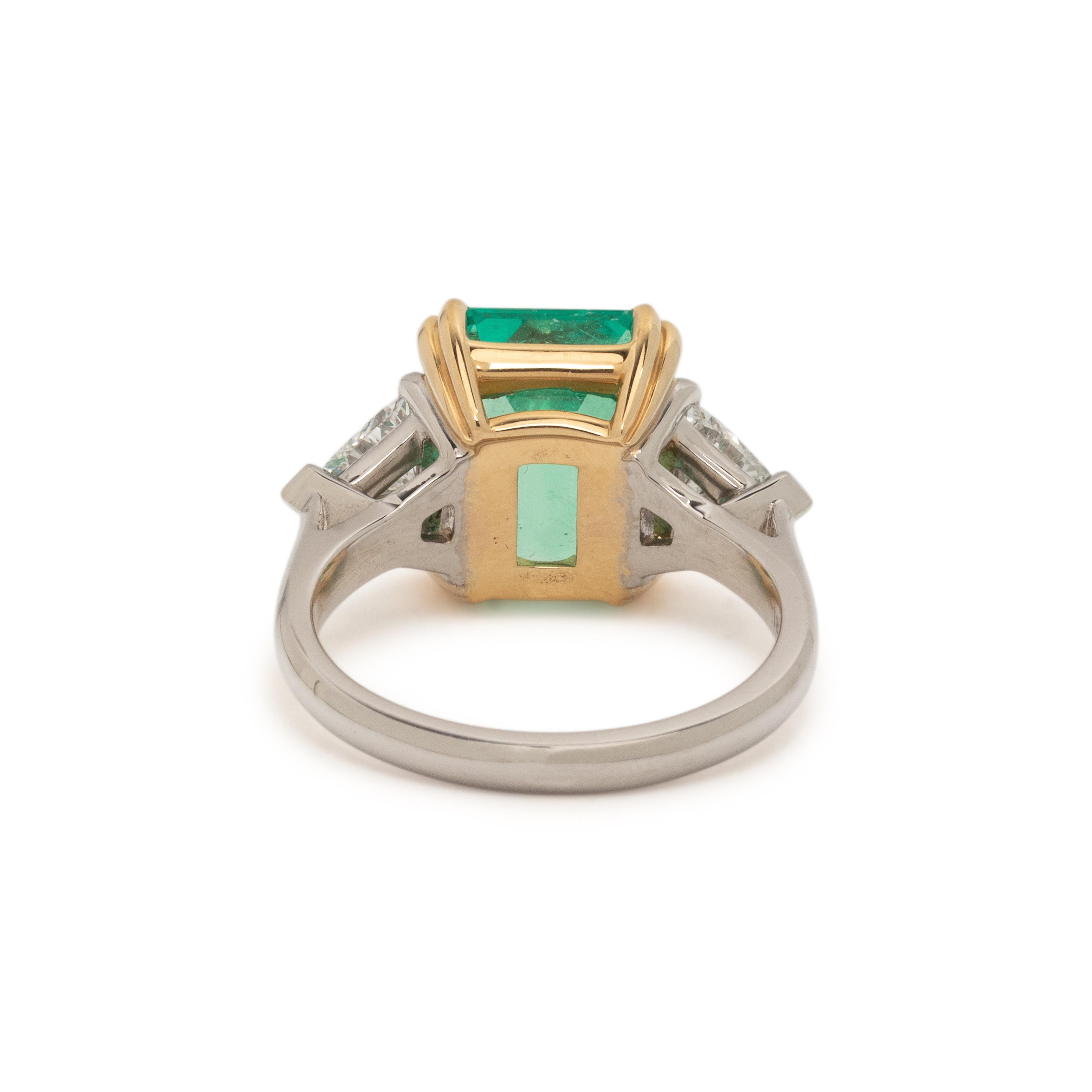 COLOMBIAN EMERALD AND DIAMOND RING