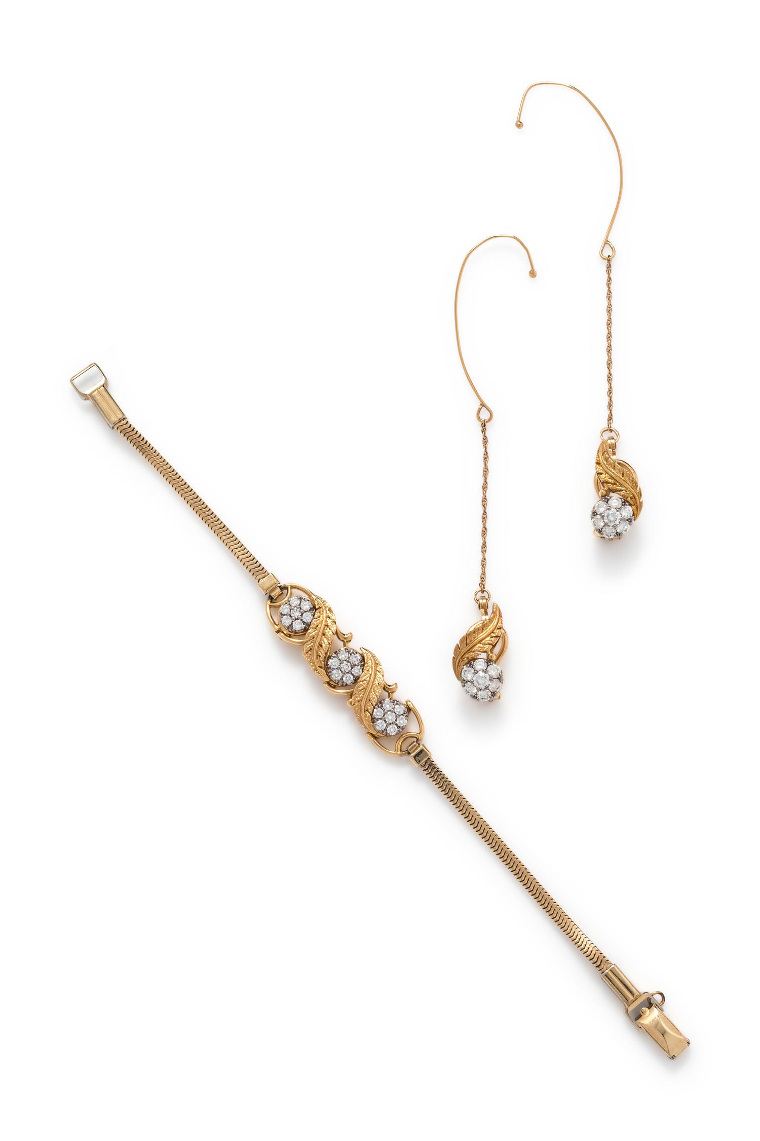 YELLOW GOLD AND DIAMOND FEATHER MOTIF SET