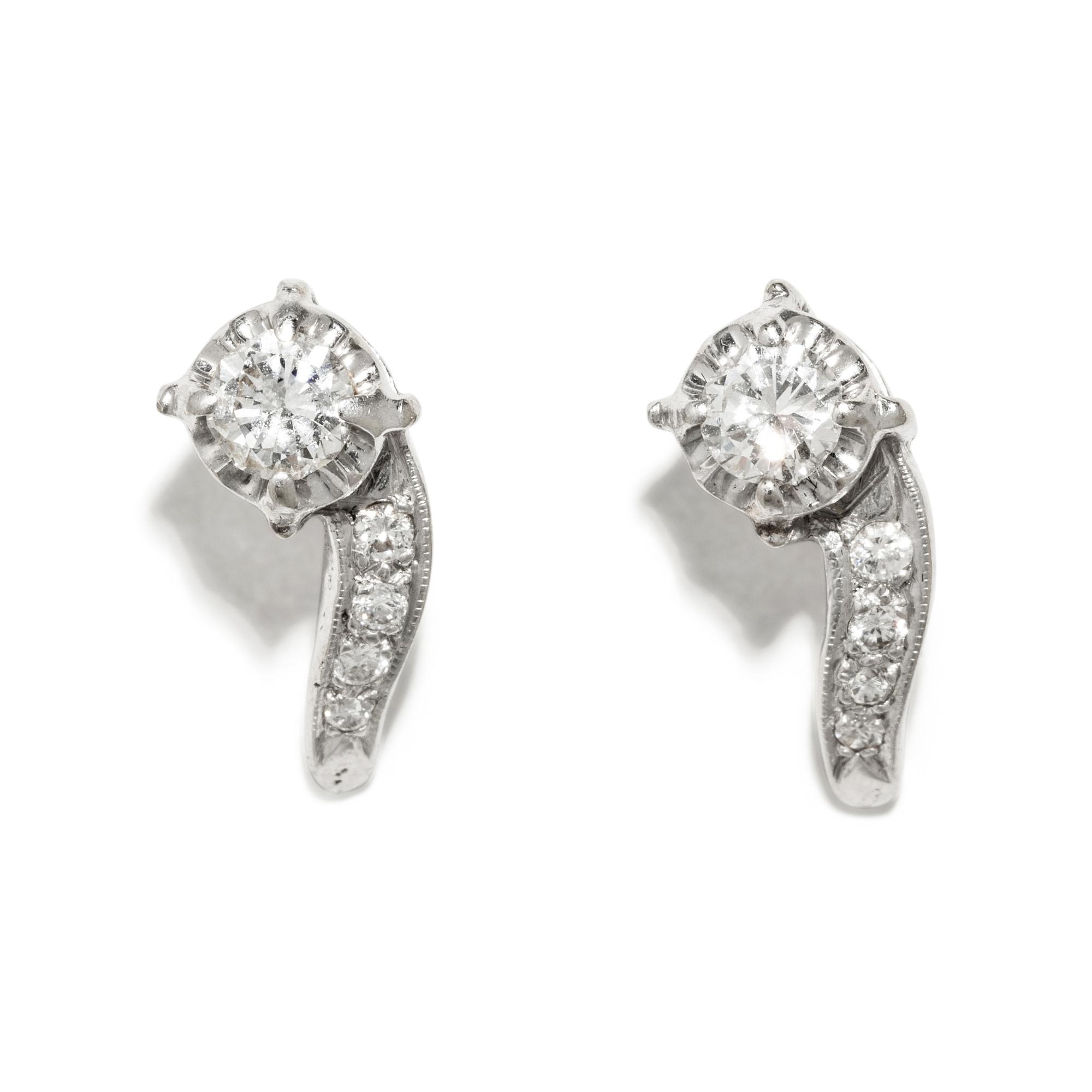 WHITE GOLD AND DIAMOND STUD EARRINGS