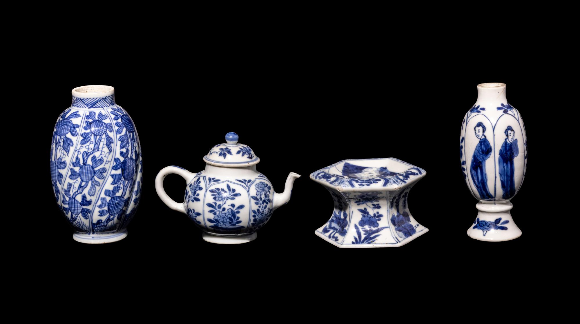 Four Small Chinese Export Blue and White Porcelain Articles