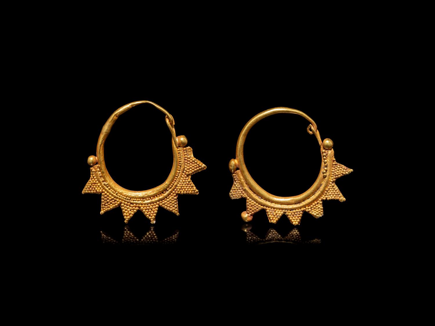 A Pair of East Roman Gold Earrings with Granulated Triangles