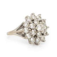 DIAMOND AND WHITE GOLD CLUSTER RING