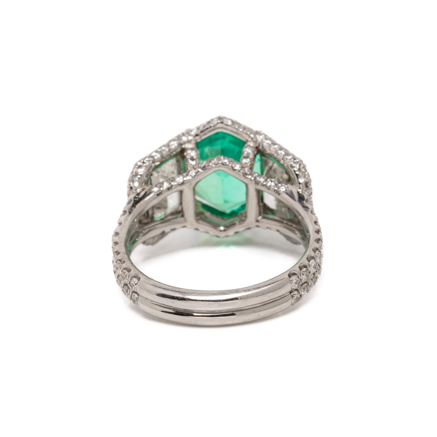 COLOMBIAN EMERALD AND DIAMOND RING