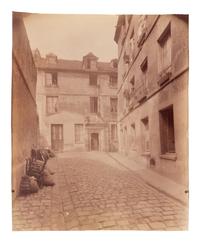 A group of three photographs ( Cour, rue Saint-Jacques 346, disparu, 5e arrondissement , 1900; Saint-Severin - rue Saint Séverin , 1905-1906; Coin, rue Norvins et des Saules , 1925)