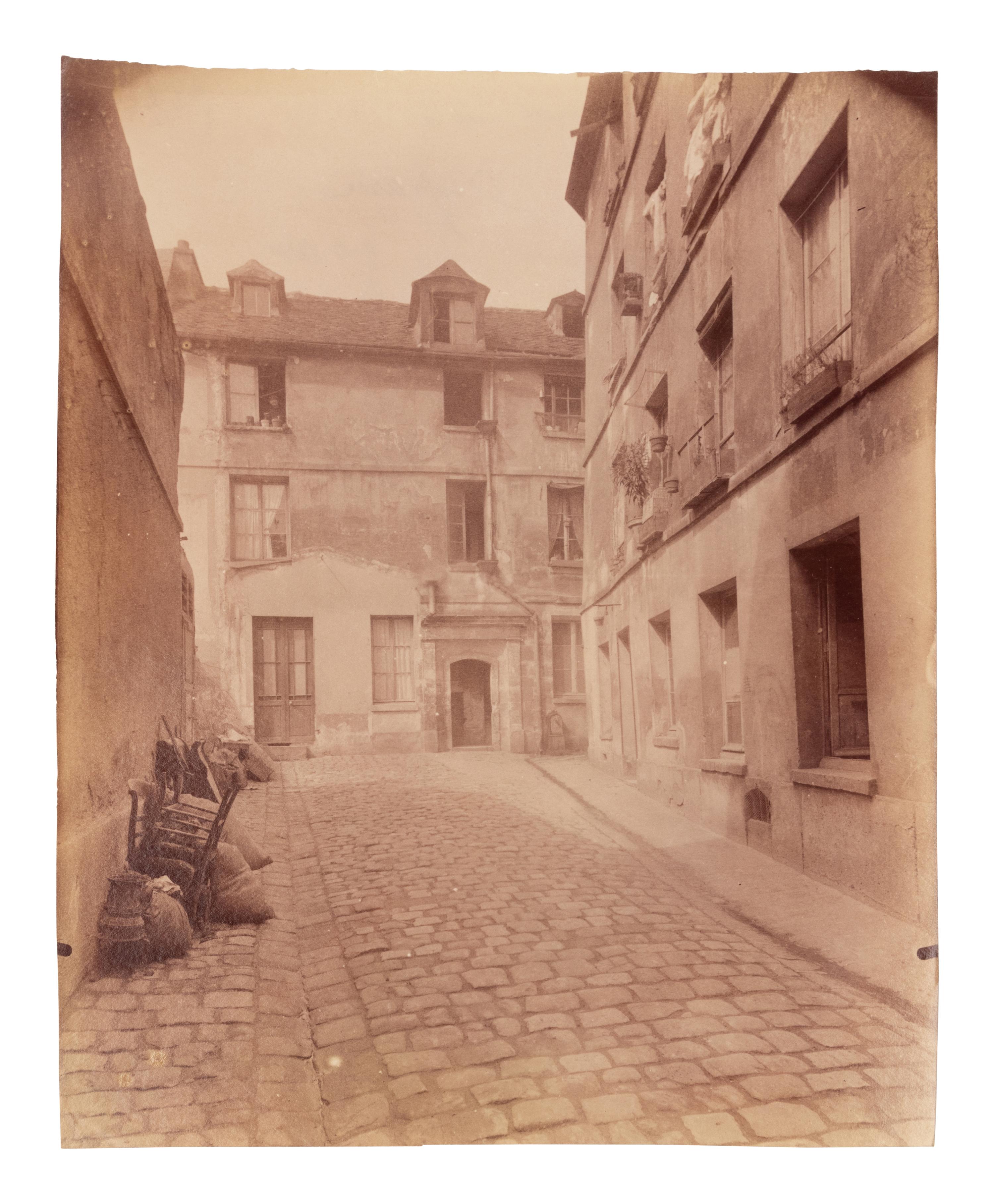 A group of three photographs ( Cour, rue Saint-Jacques 346, disparu, 5e arrondissement , 1900; Saint-Severin - rue Saint Séverin , 1905-1906; Coin, rue Norvins et des Saules , 1925)