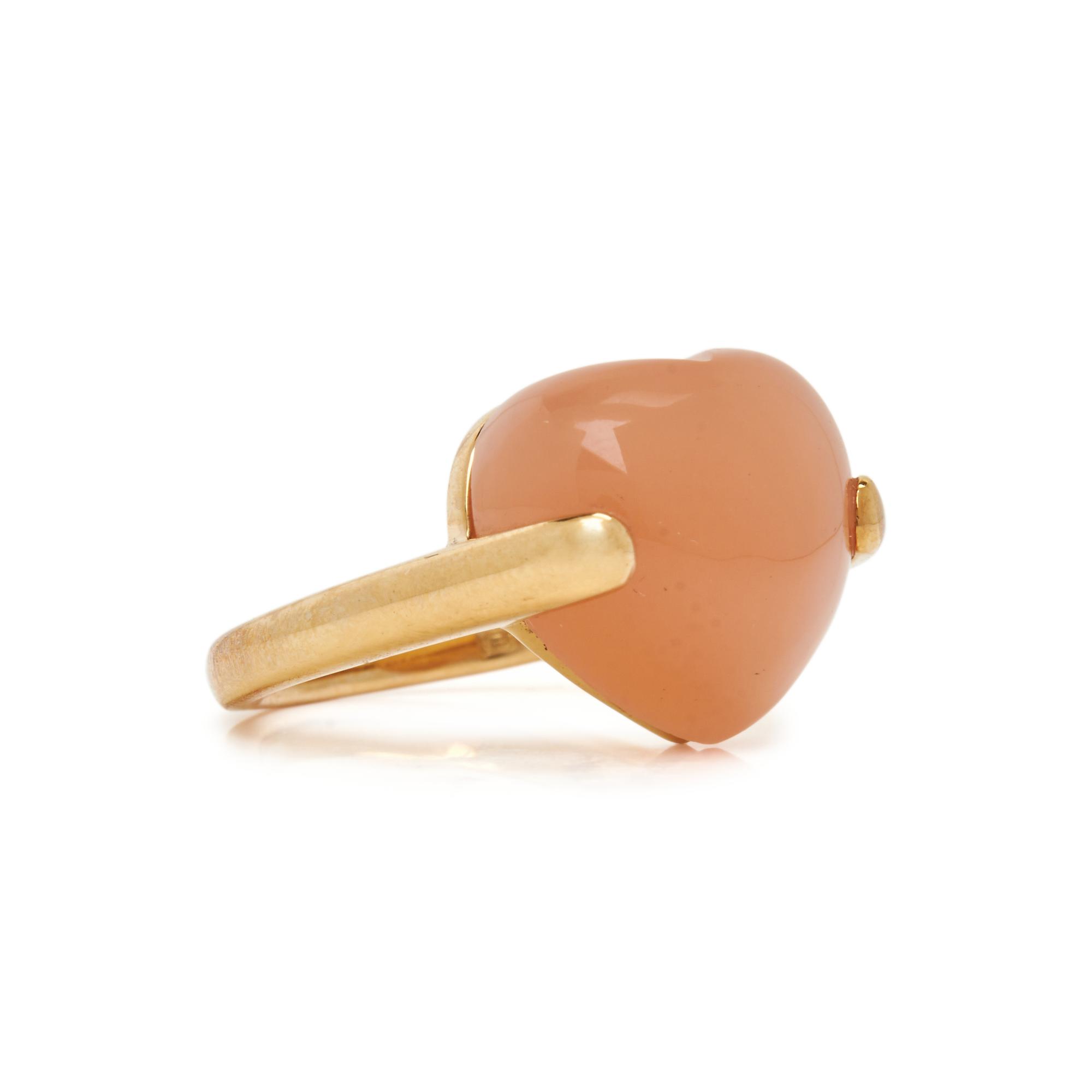 YELLOW GOLD AND MOONSTONE RING
