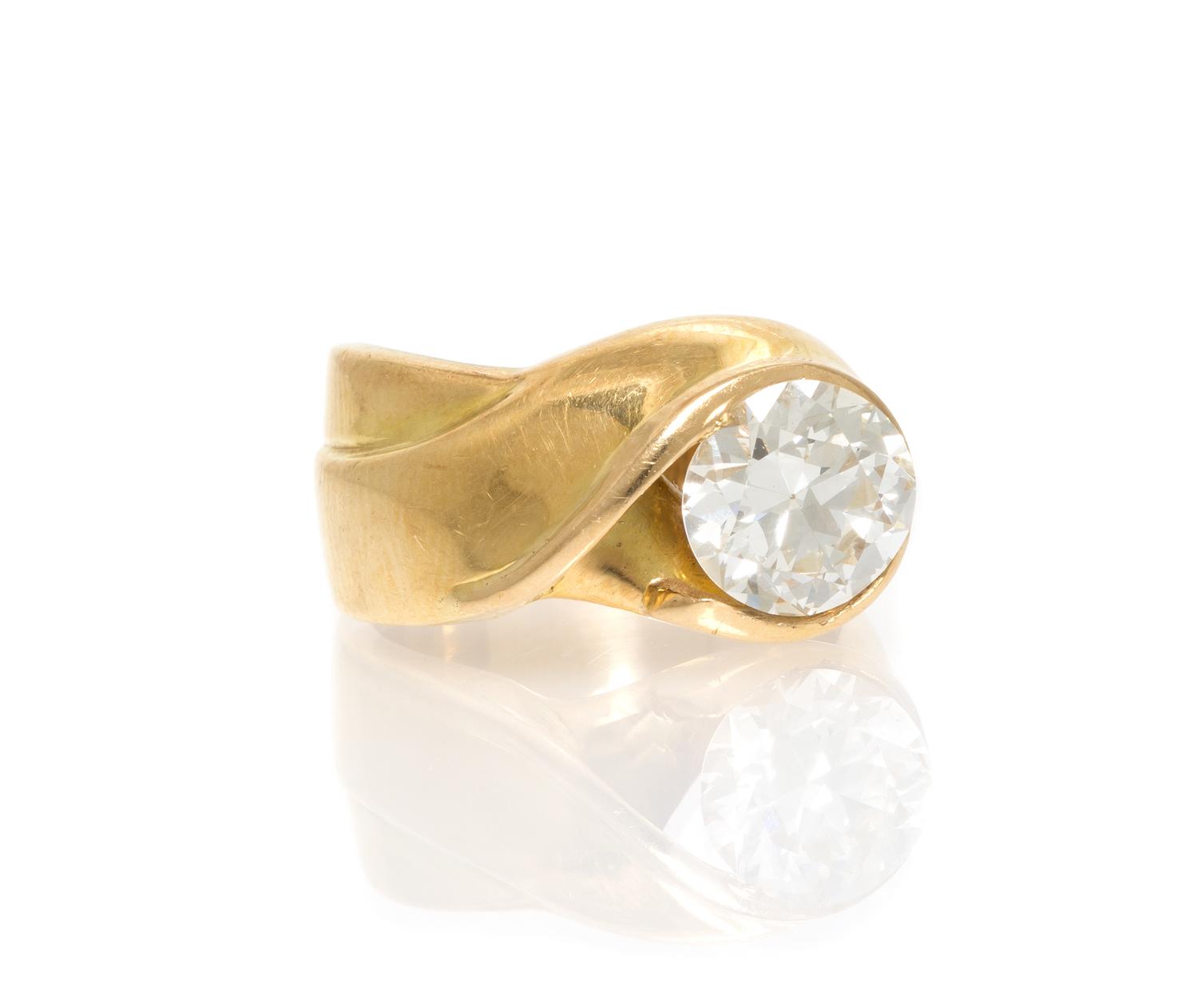 An 18 Karat Yellow Gold and Diamond Ring, 6.40 dwts.