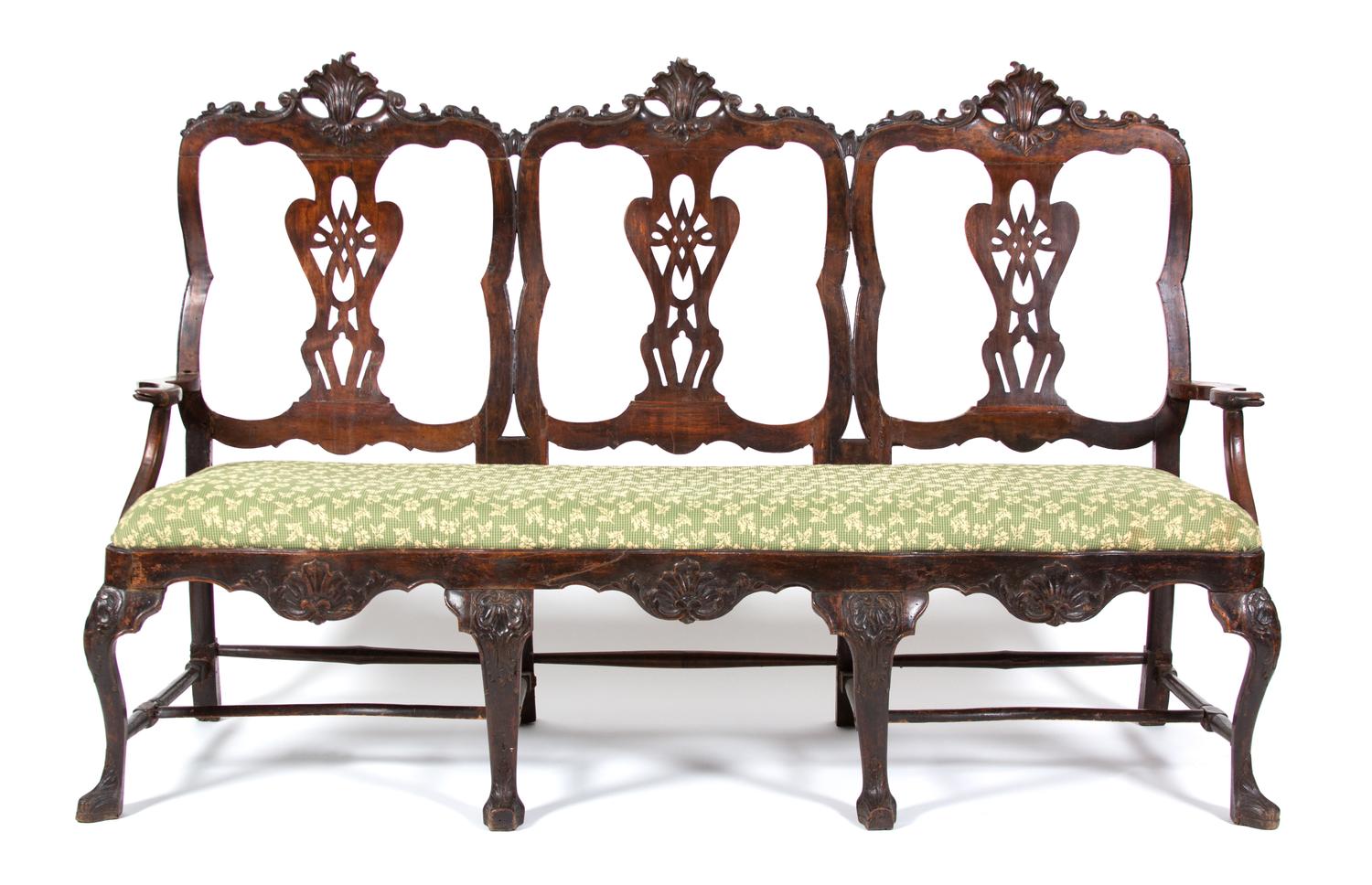 An Irish Chippendale Mahogany Three-Seat Settee — 18TH/19TH CENTURY