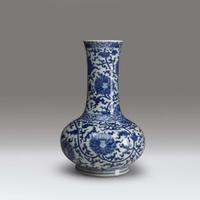 A Chinese blue and white porcelain bottle vase