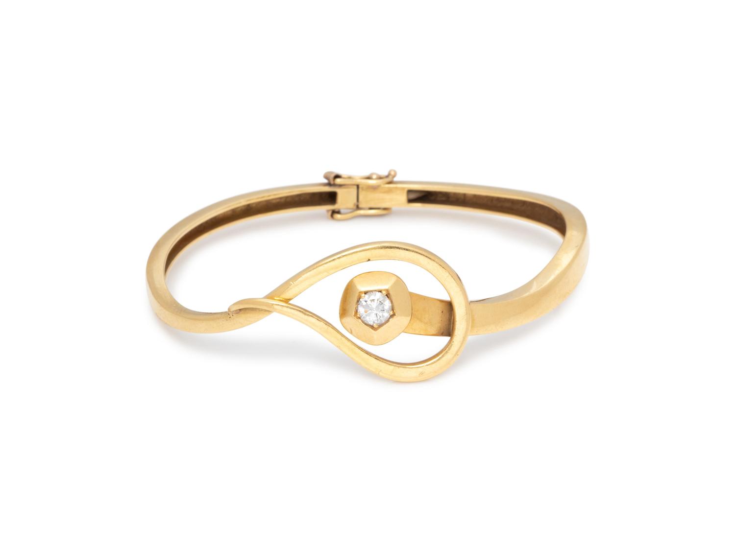 DAMIANI, YELLOW GOLD AND DIAMOND BANGLE BRACELET