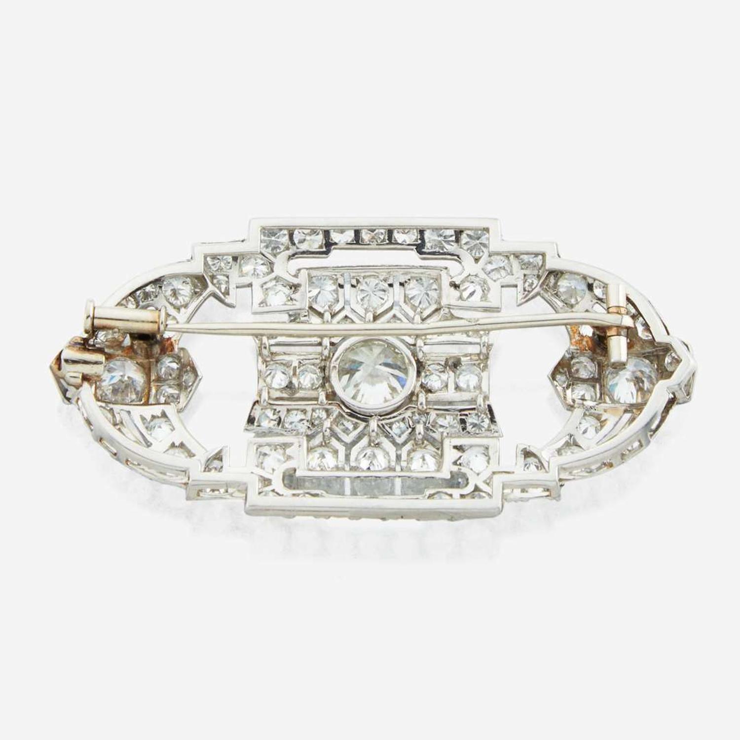 An Art Deco diamond and platinum brooch
