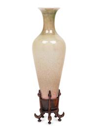 A Peachbloom Glazed Porcelain Amphora Vase, Liuyezun