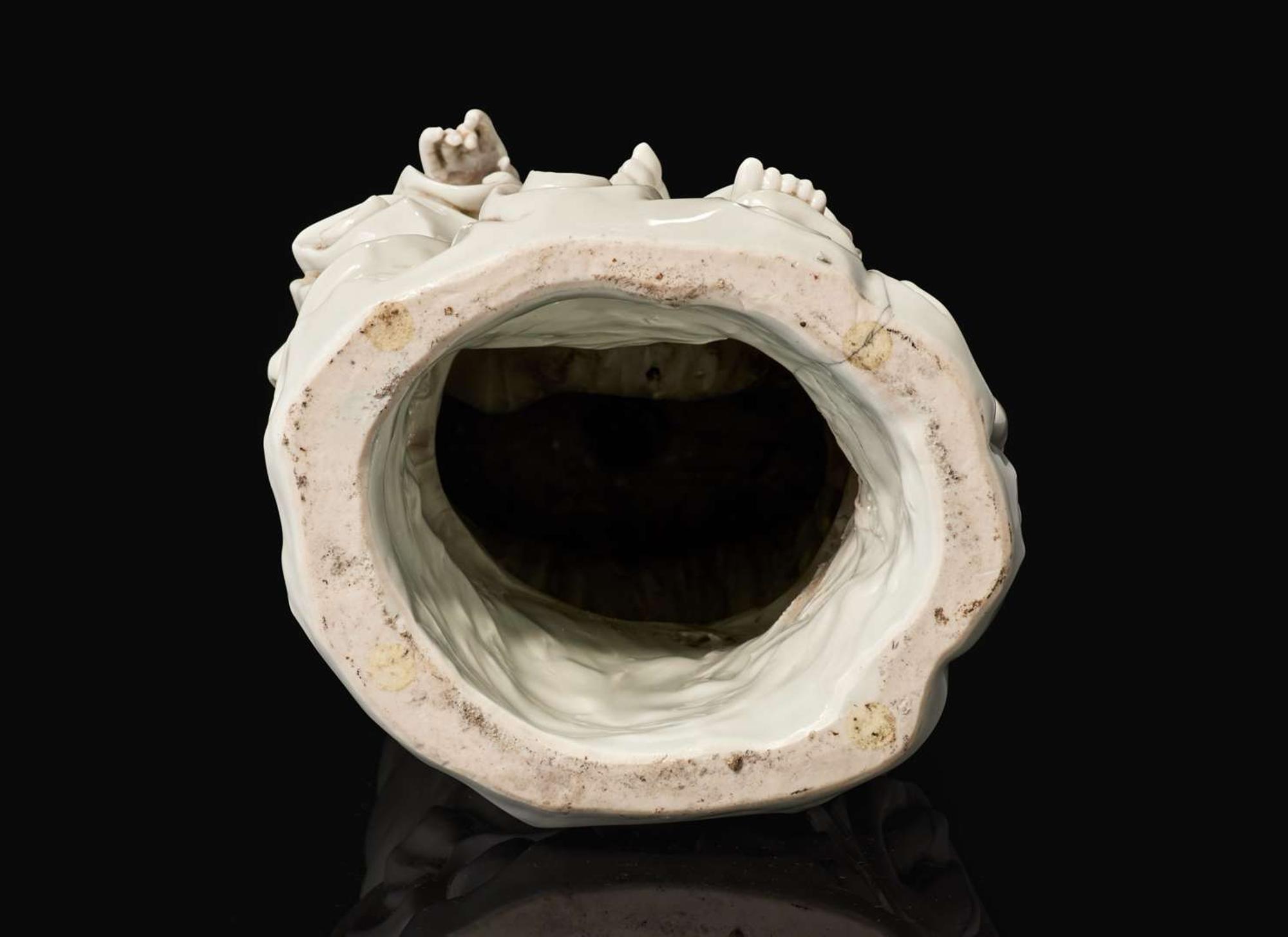 A Chinese Dehua blanc de chine figure of seated Guanyin 德化窯觀音坐像