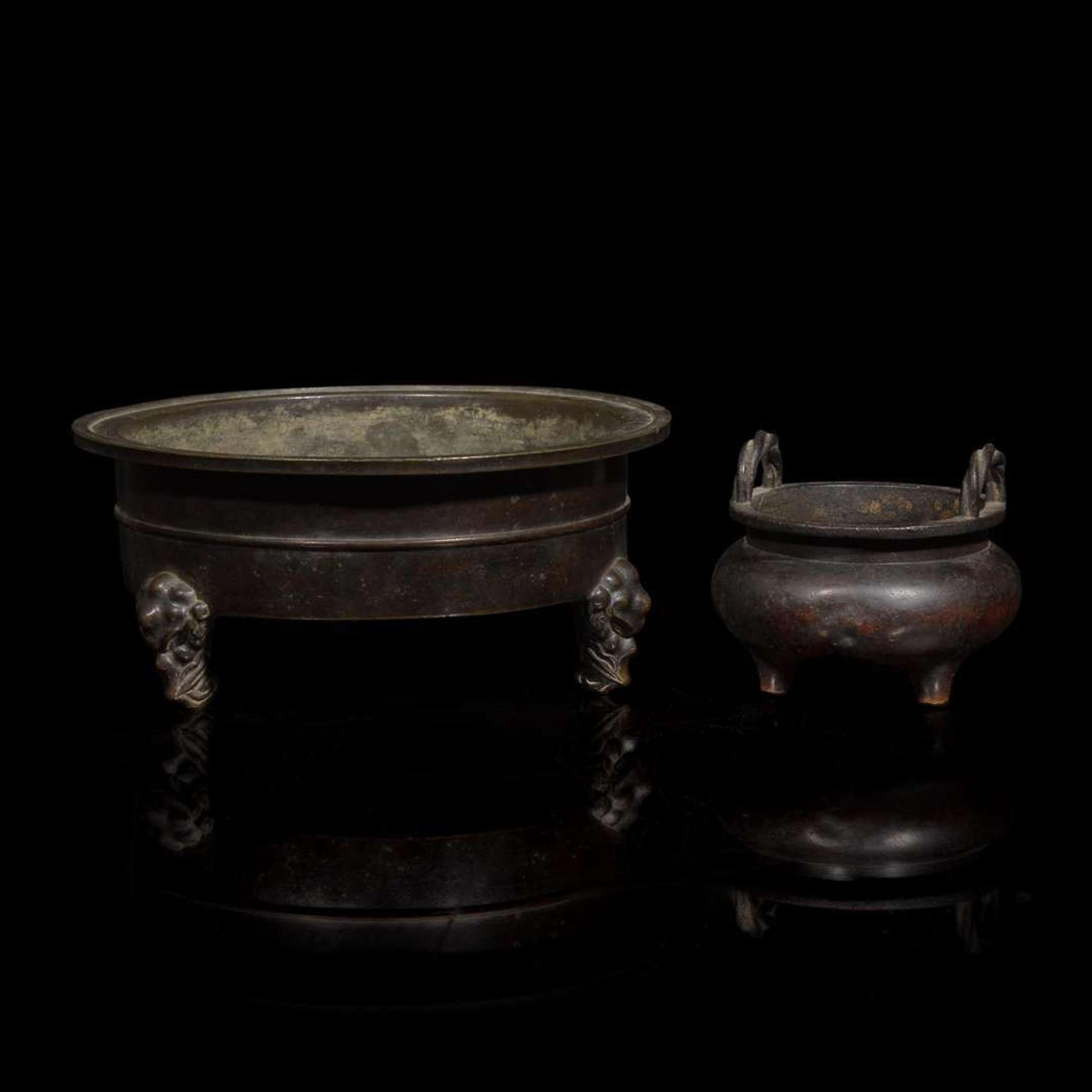 Two Chinese patinated bronze censors 加漆銅香爐兩件 Apocryphal Xuande marks ????