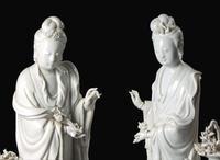 A pair of Chinese Blanc de Chine Figures of Meiren with Deer, Xu Yunlin Zhi impressed mark 德化窯仕女仙鹿瓷塑一對 許雲林製款