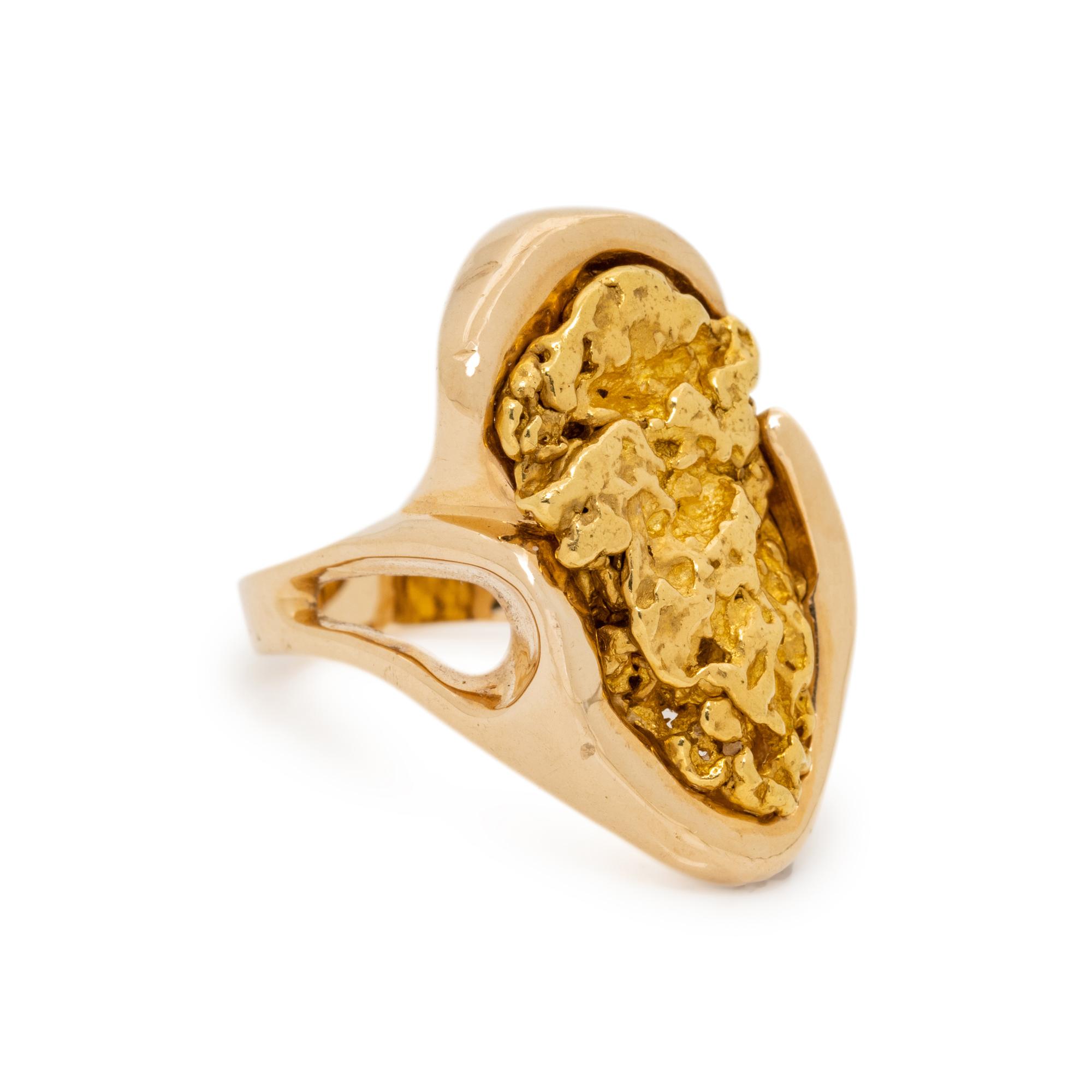 YELLOW GOLD AND GOLD NUGGET RING