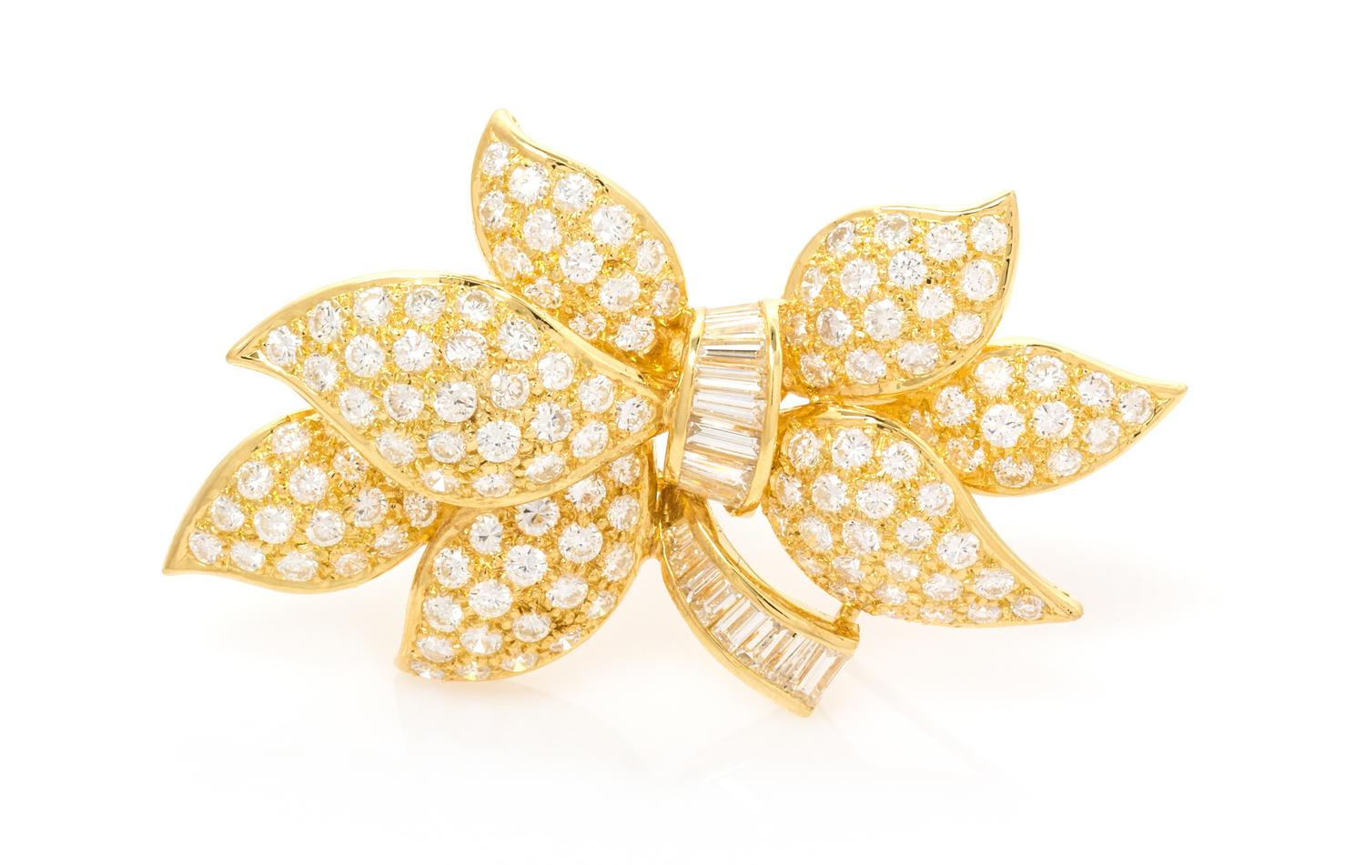 An 18 Karat Yellow Gold and Diamond Brooch, 9.90 dwts.