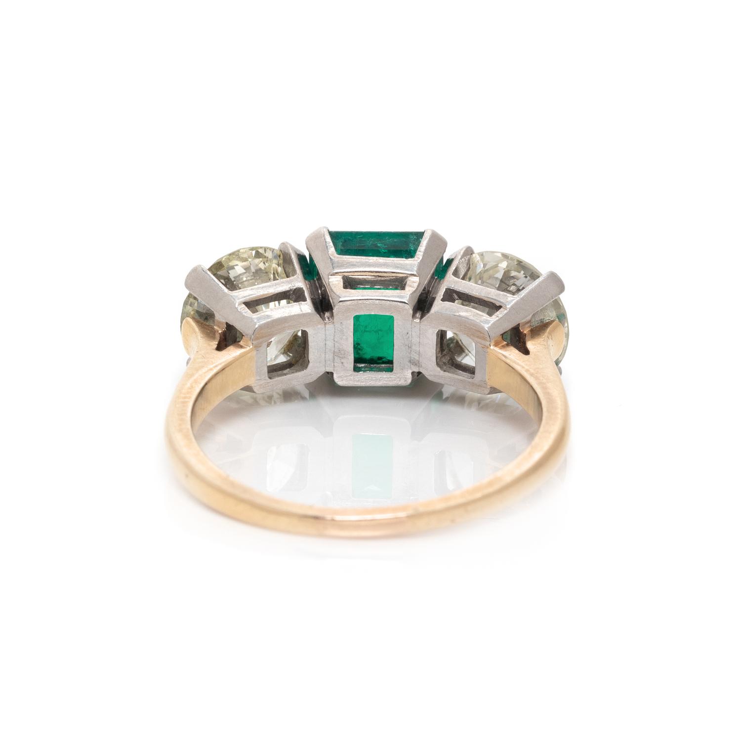 EMERALD AND DIAMOND RING
