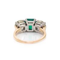 EMERALD AND DIAMOND RING