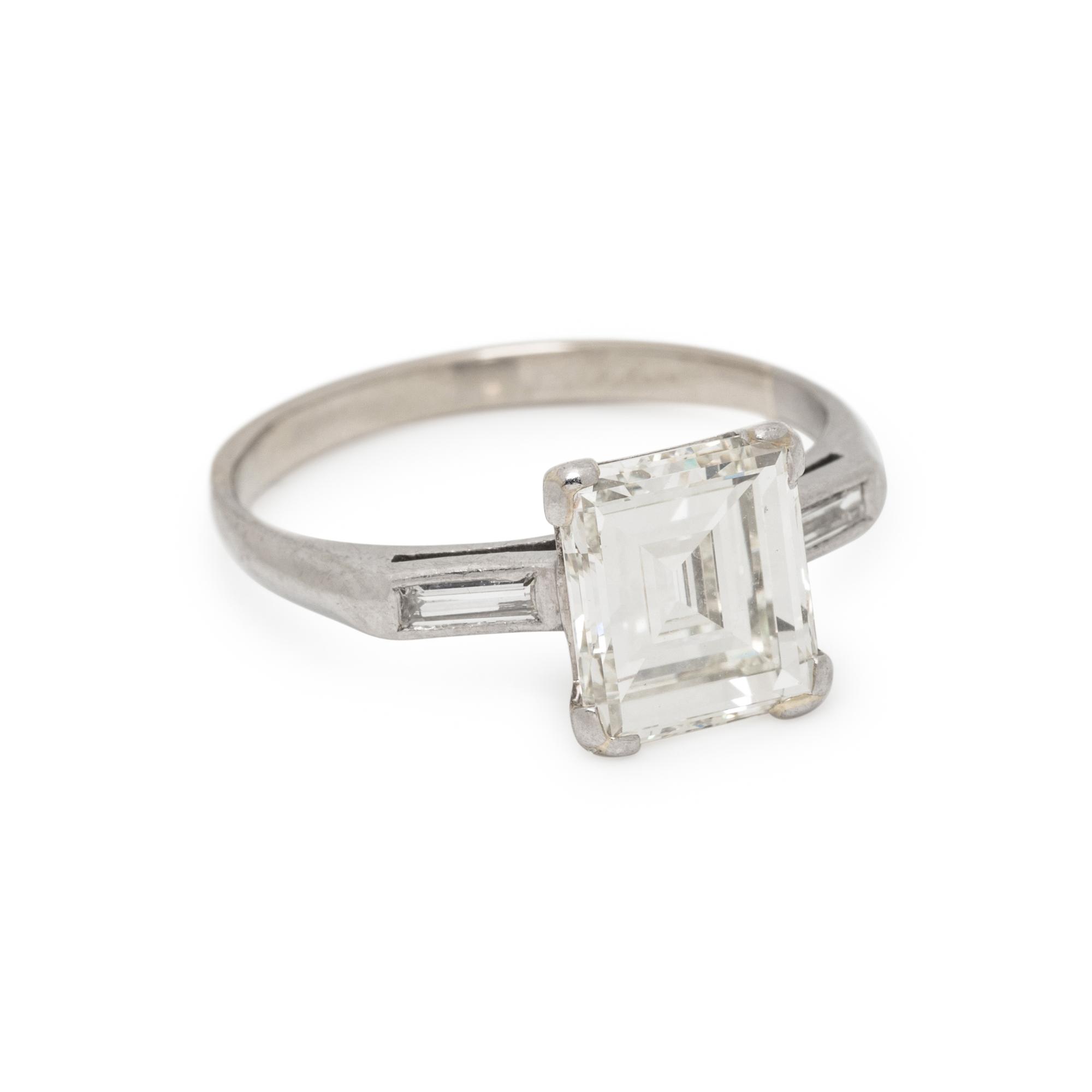 DIAMOND RING