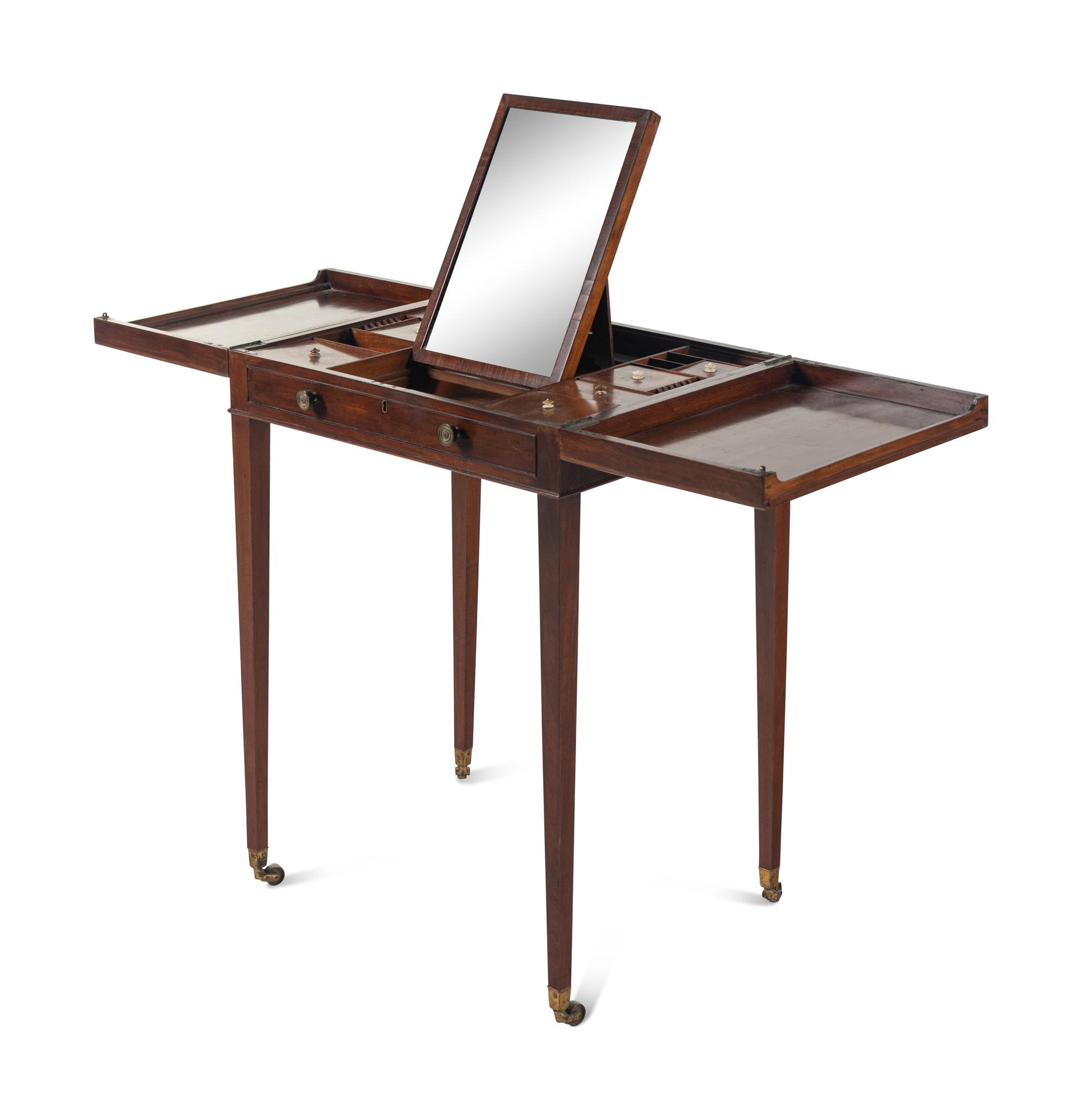An Edwardian Mahogany Dressing Table