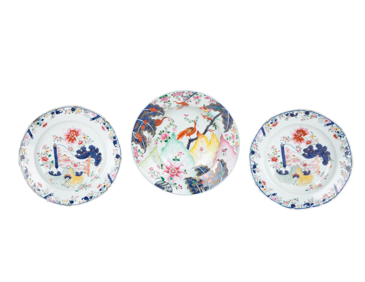 A Pair of Chinese Export Sacred Fungi Porcelain Plates — 19TH CENTURY