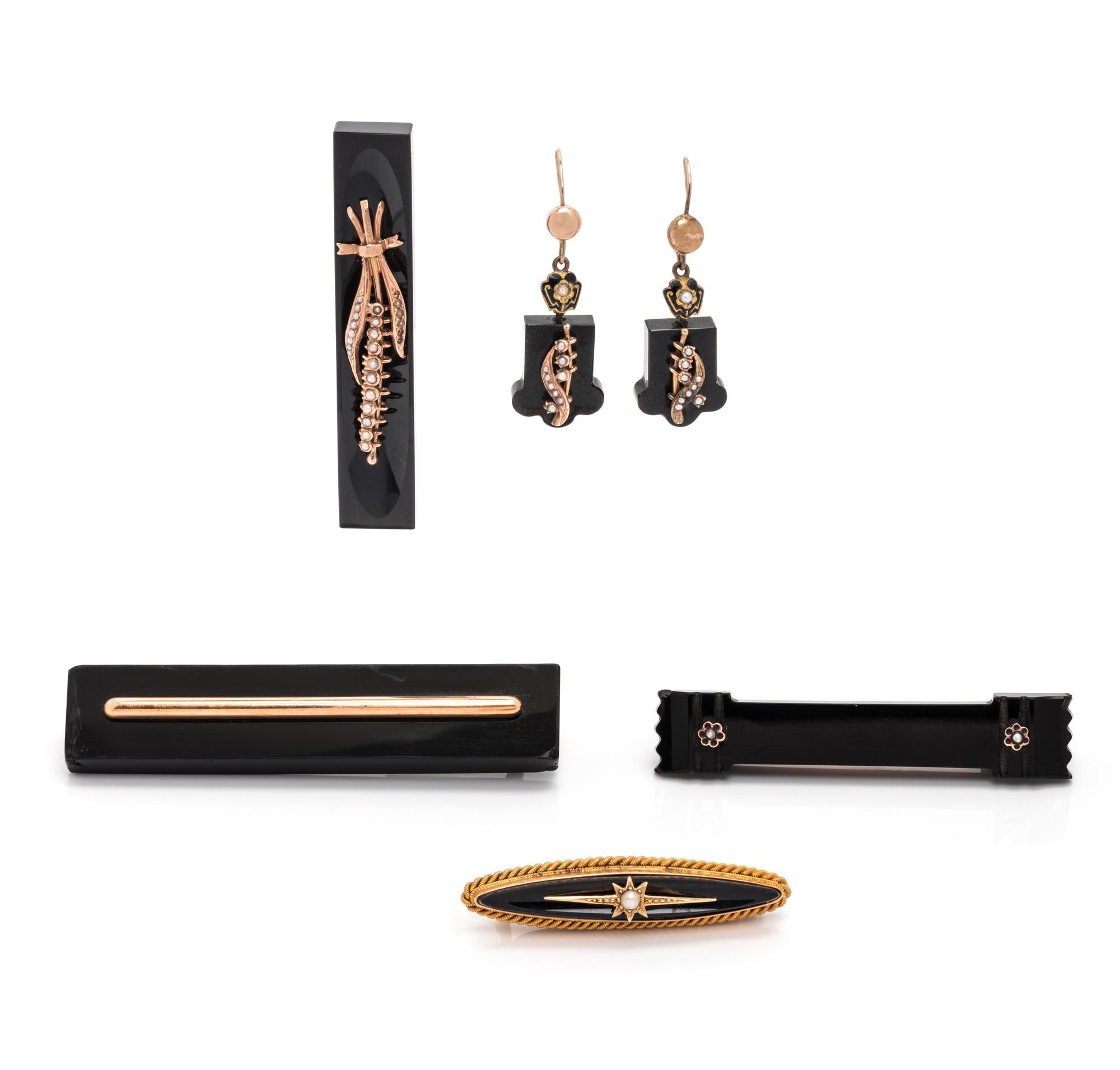 COLLECTION OF VICTORIAN ONYX MOURNING JEWELRY