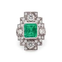 EMERALD AND DIAMOND RING