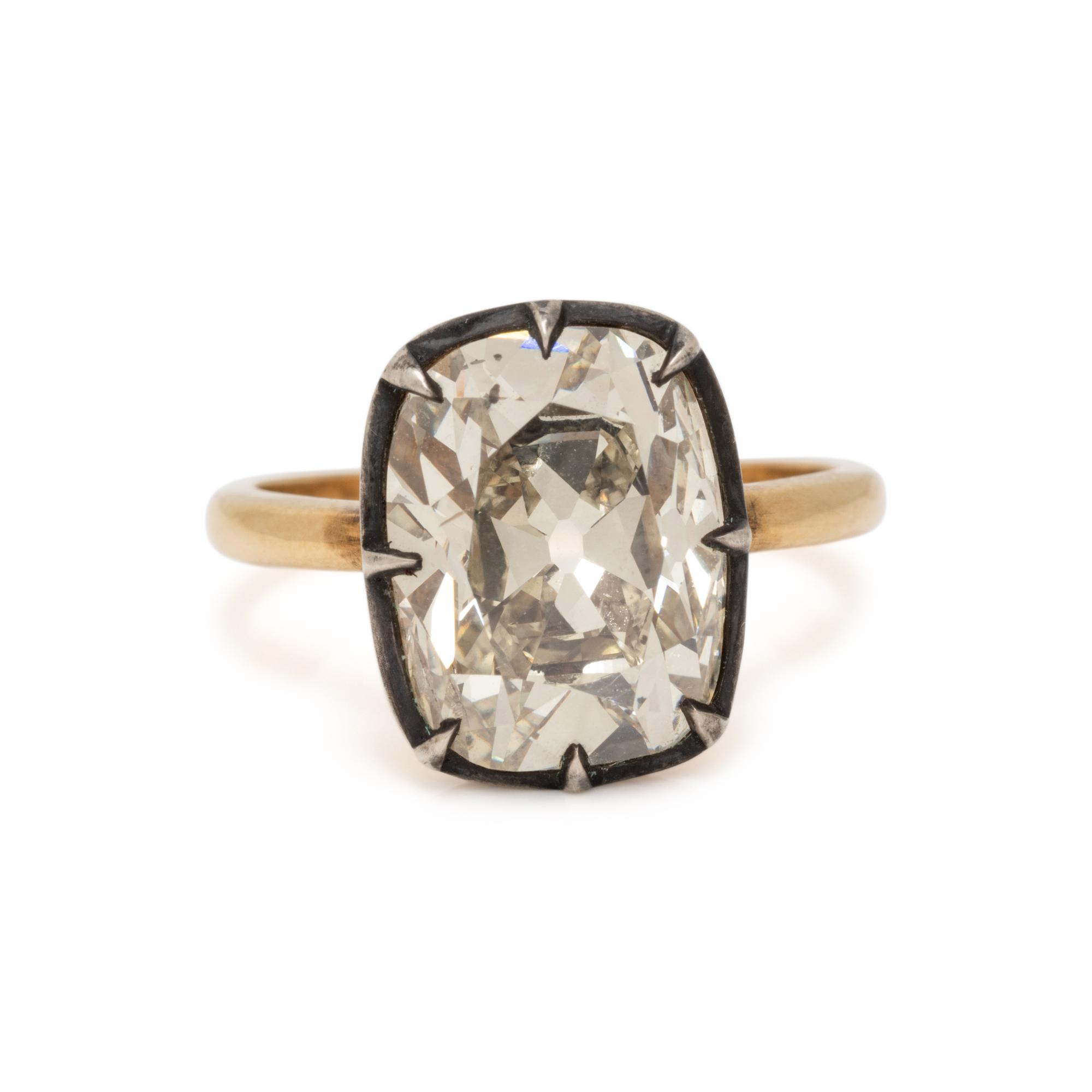 DIAMOND RING